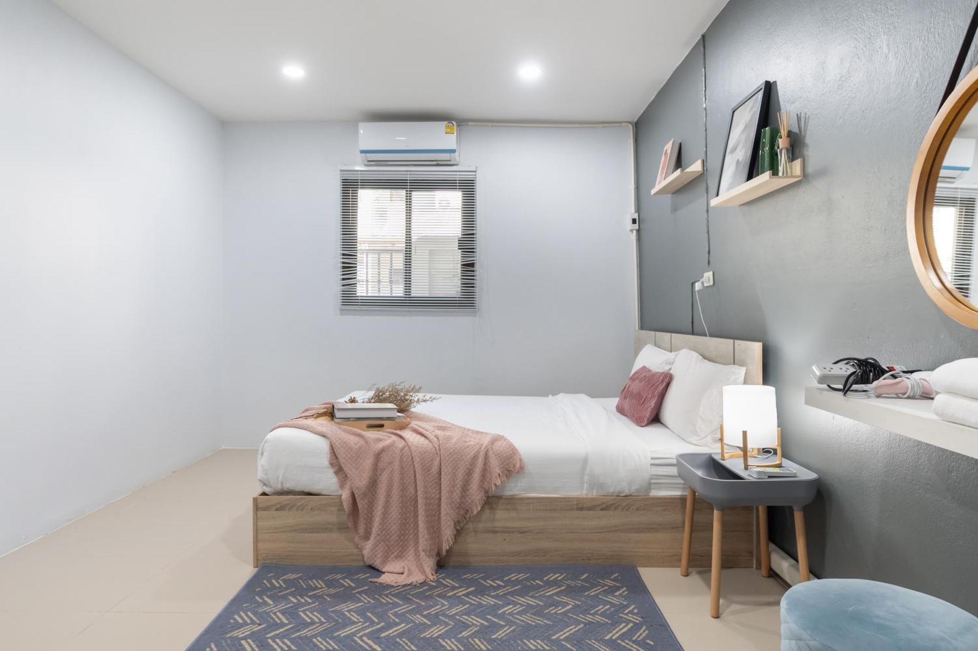 Holiday home Rb01 Chatuchak, Netflix, Speednet, Bts,mrt, 10pax *
