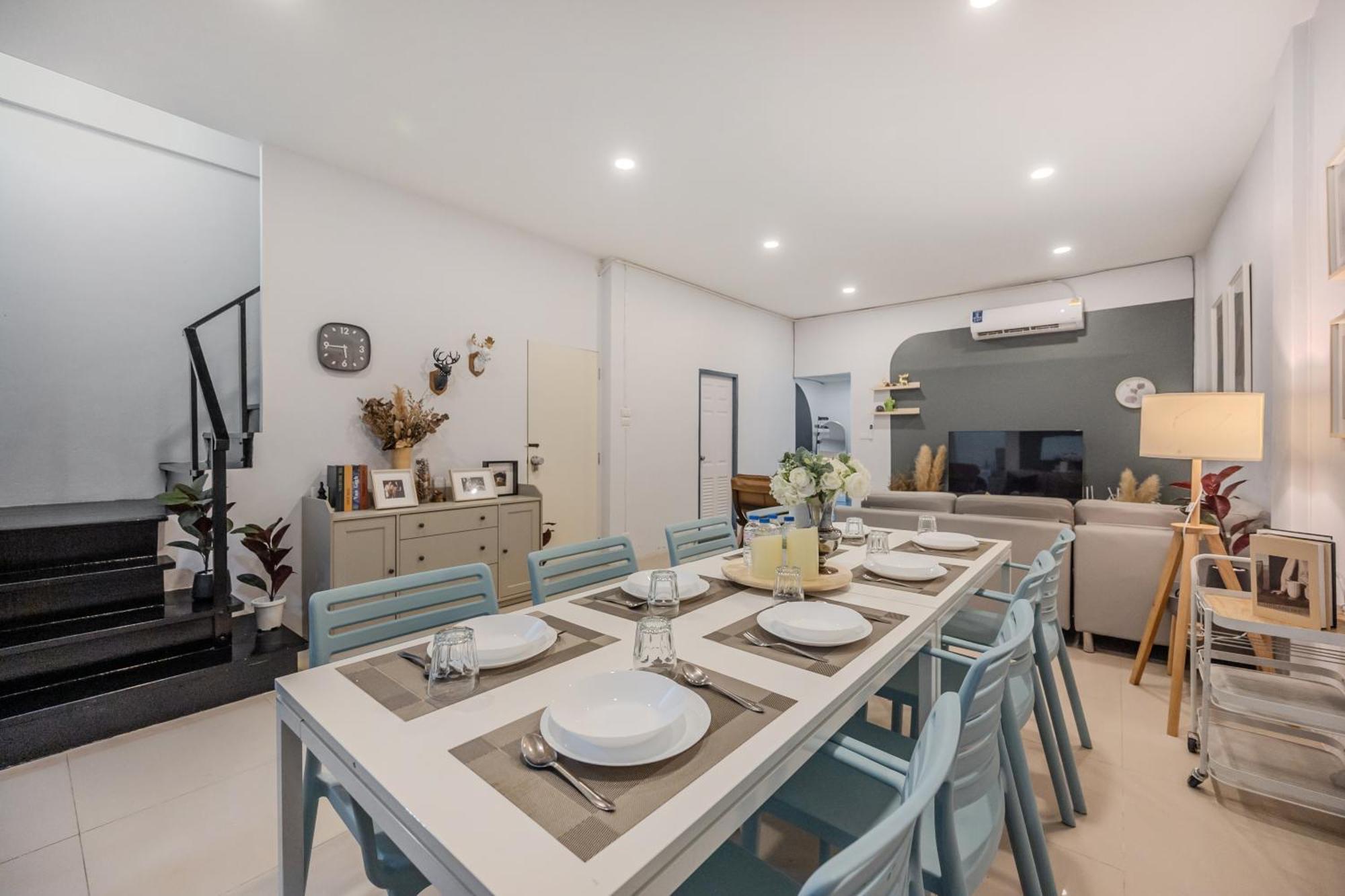 Holiday home Rb01 Chatuchak, Netflix, Speednet, Bts,mrt, 10pax *