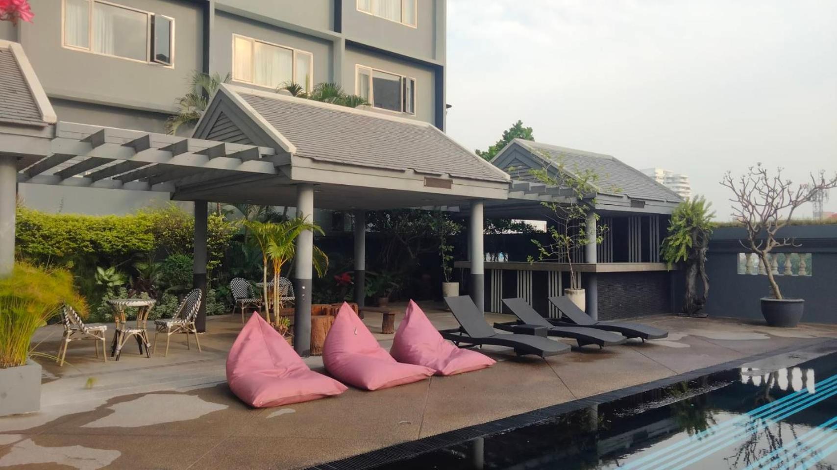 Witz Ramkhamhaeng Hotel
