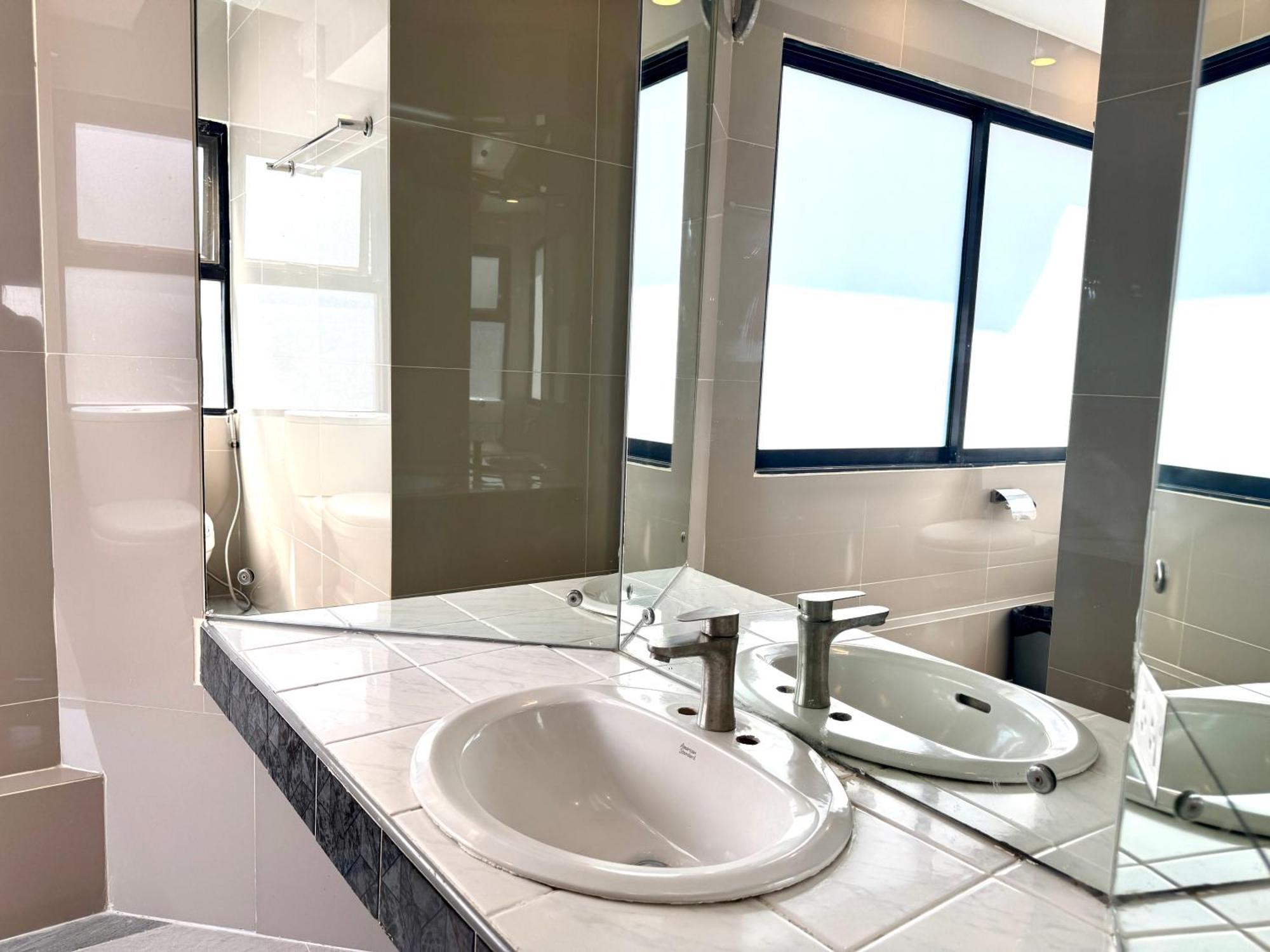 Hotel Avalan Phayathai Airport Link