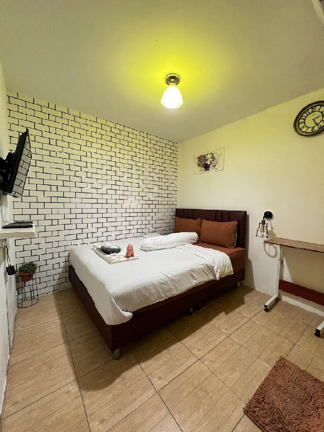 Great House 99 Albergue *