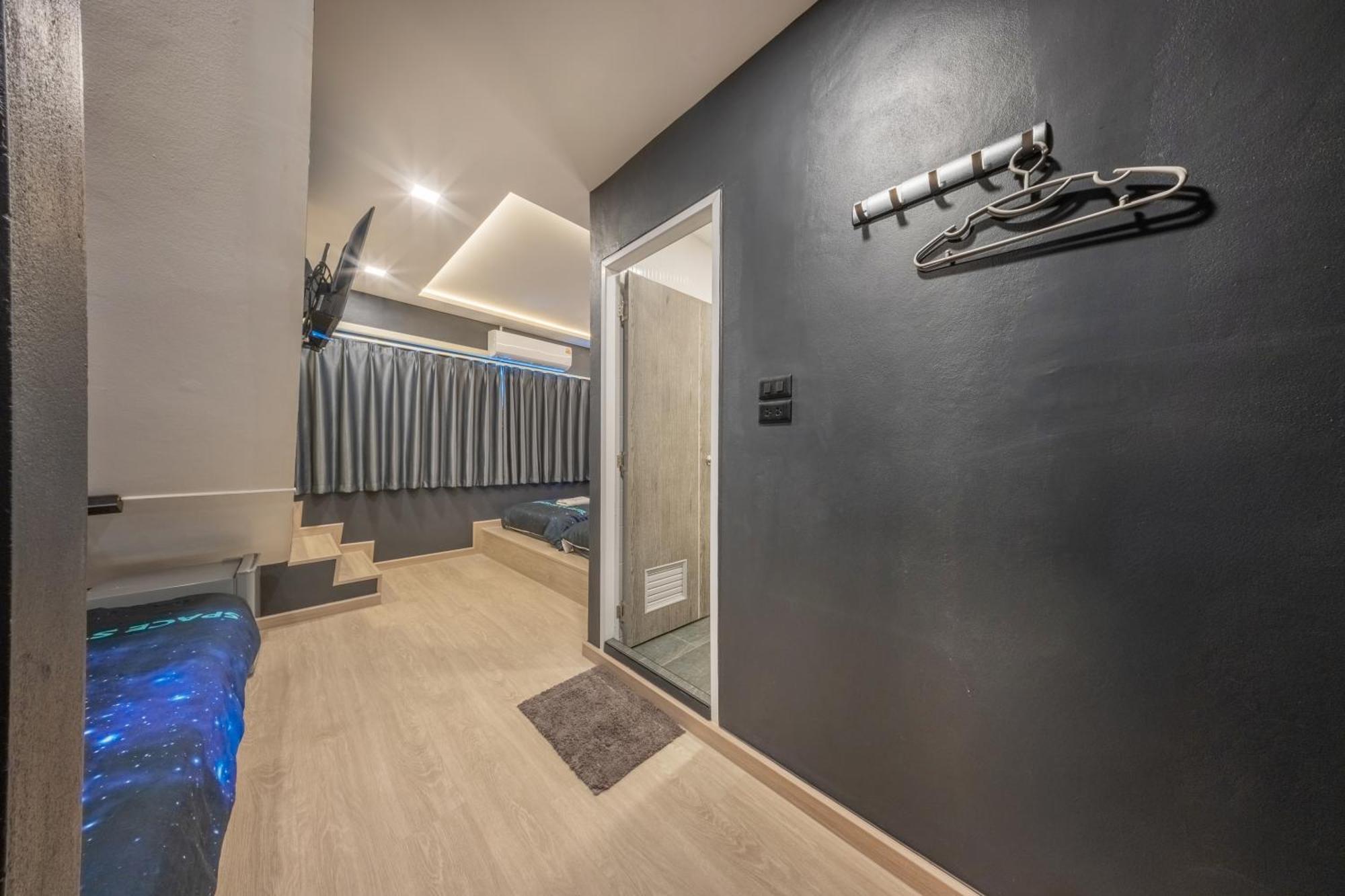 Hostel Space Station Bangkok