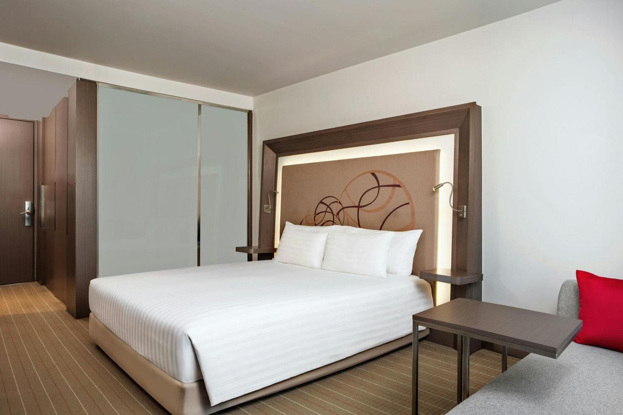 Four Points By Sheraton Ploenchit Sukhumvit , Phloen Chit Station Hotel