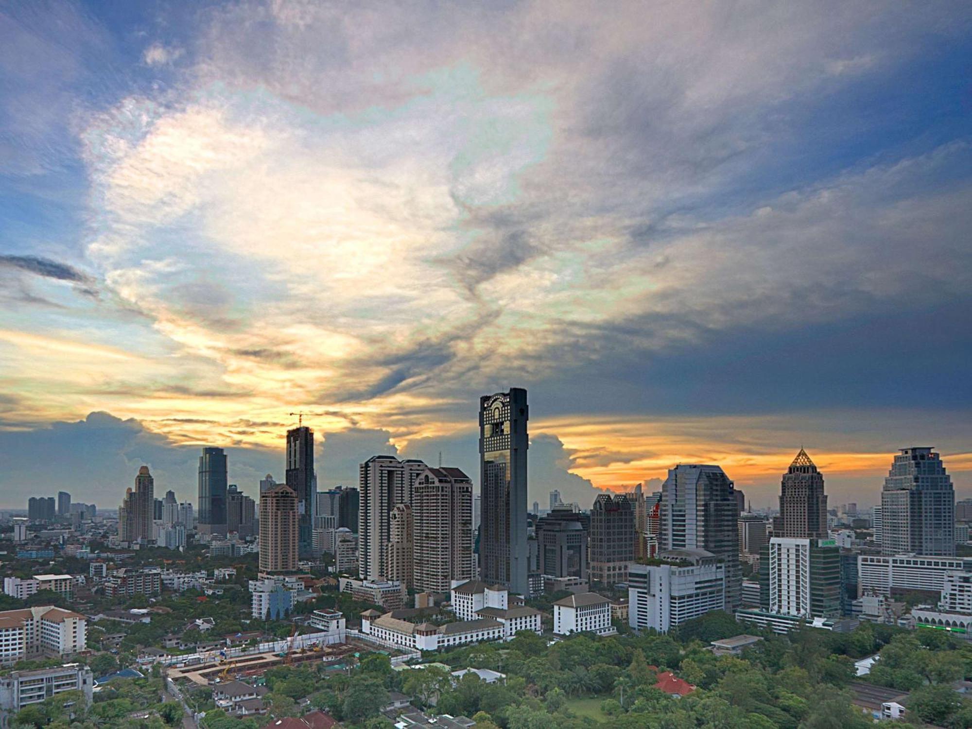 Moevenpick Sukhumvit 15 Hotel 5*