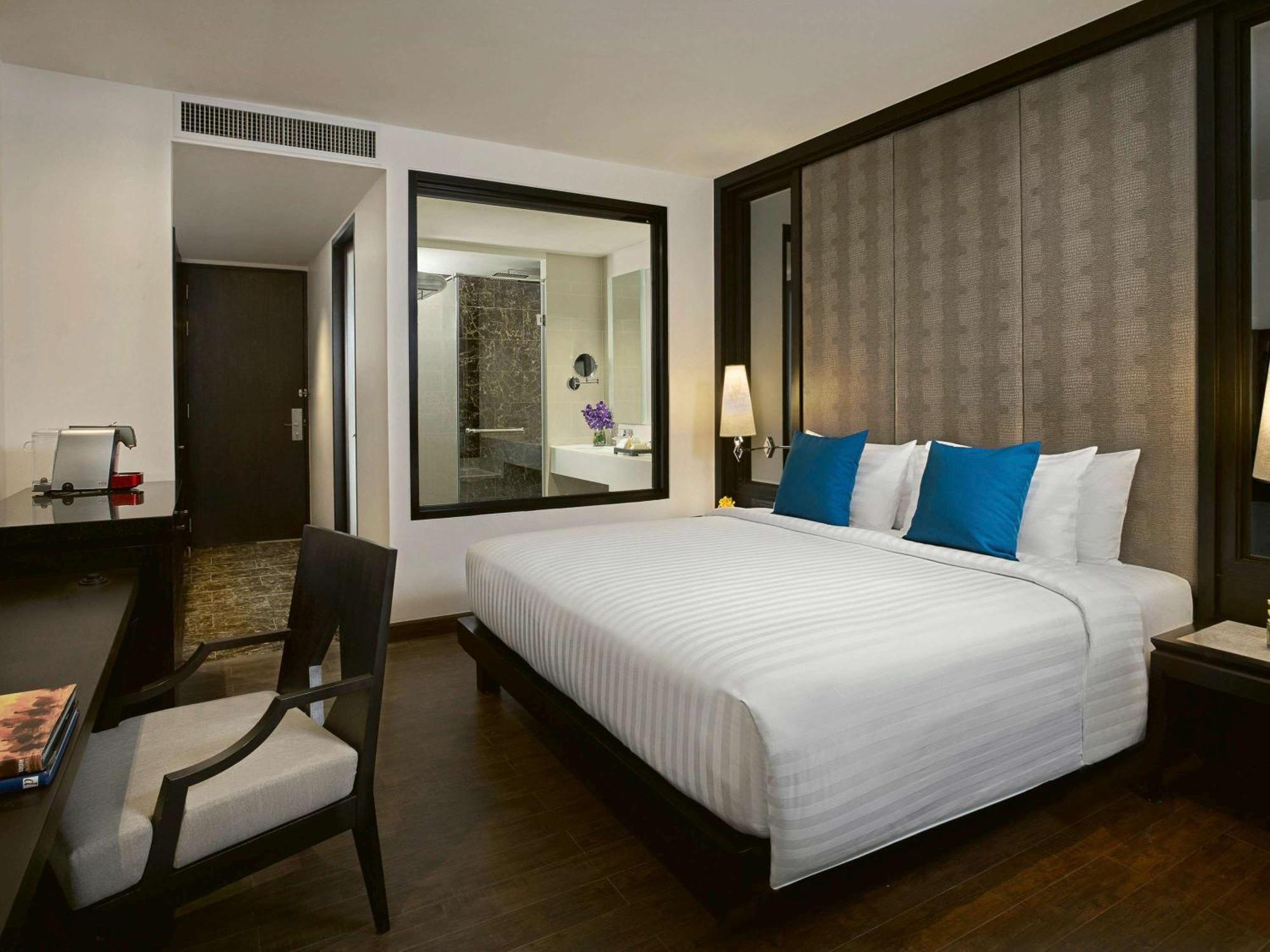 Mövenpick Sukhumvit 15 - Sha Extra Certified