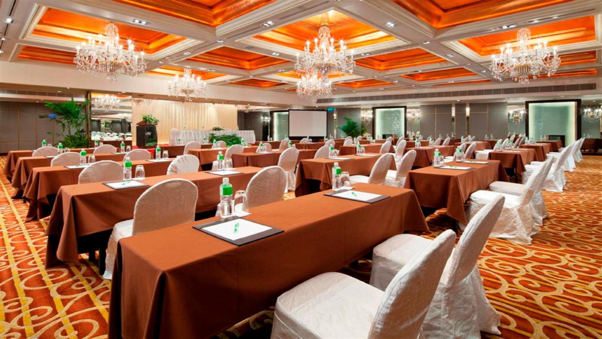 Holiday Silom By Ihg Hotel