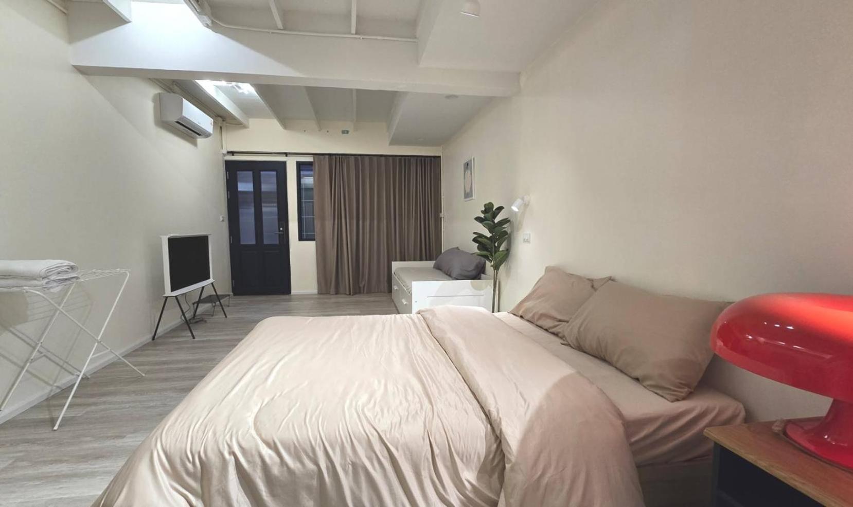 Wang Lang Hostel *