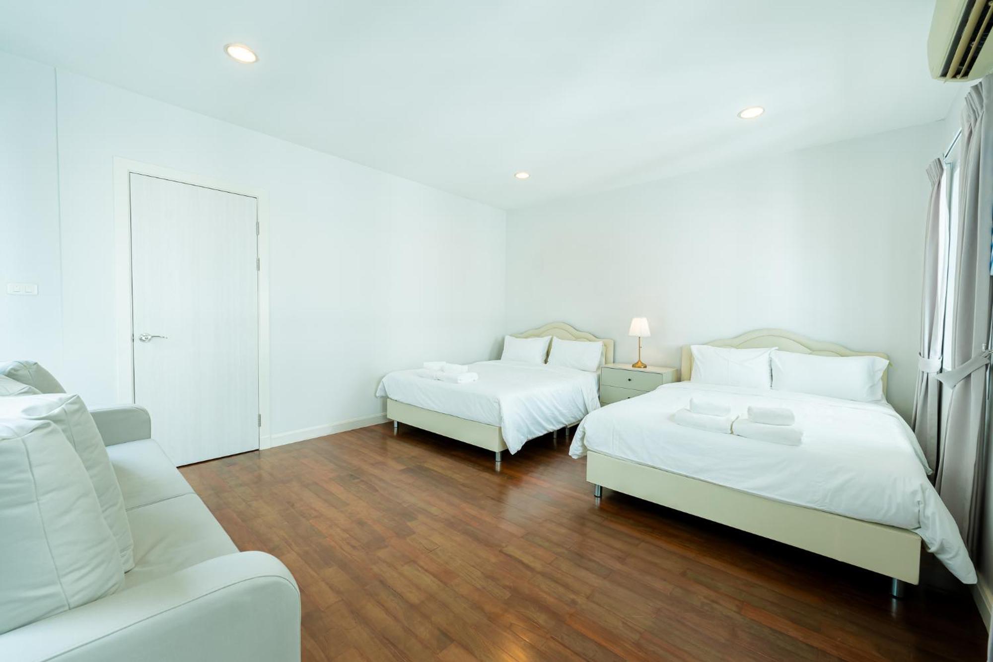3 Bedroom Spacious In Downtown Near Mrt Bts Asok Station Holiday home *
