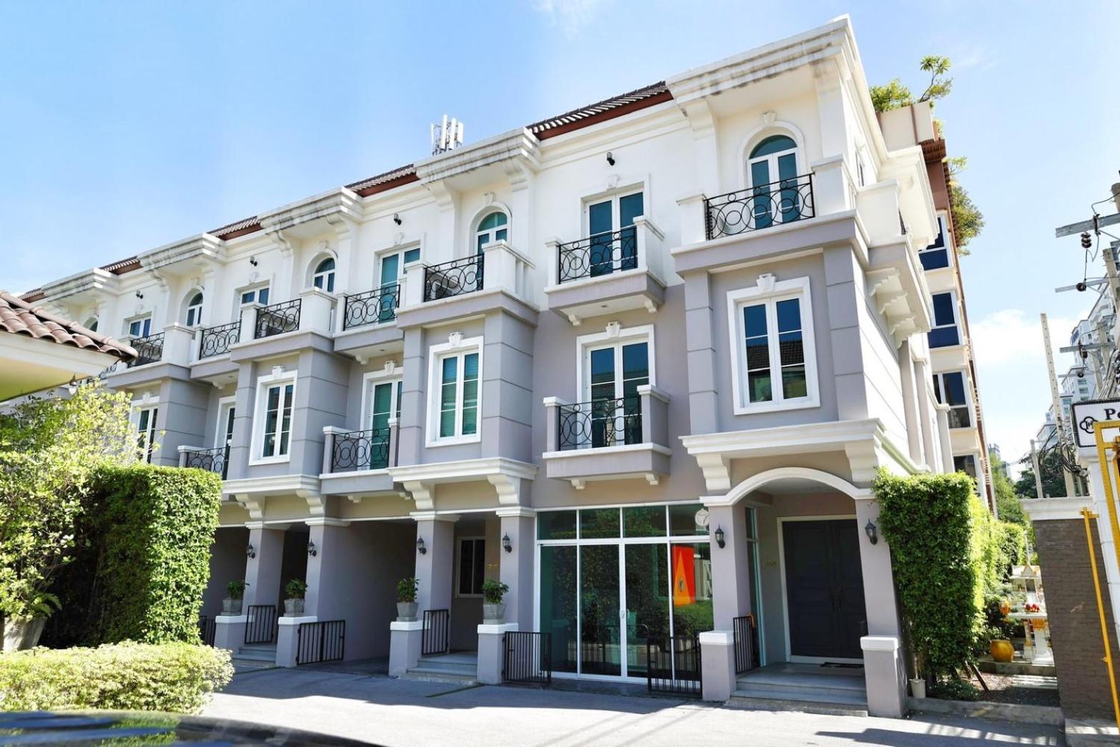 3 Bedroom Spacious In Downtown Near Mrt Bts Asok Station