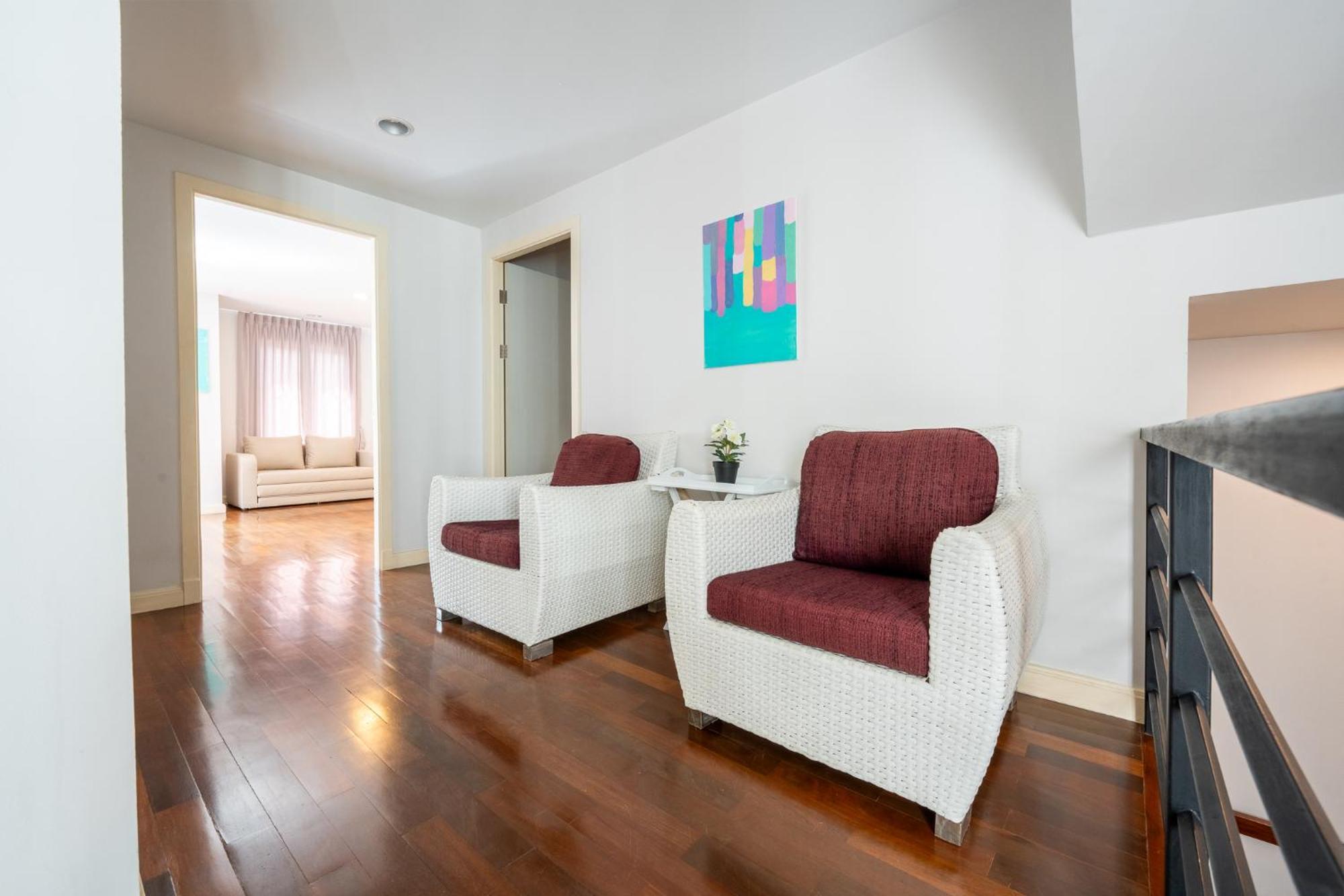 3 Bedroom Spacious In Downtown Near Mrt Bts Asok Station * Bangkok