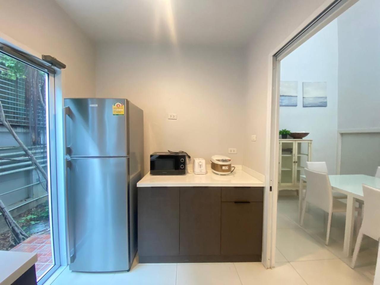 3 Bedroom Spacious In Downtown Near Mrt Bts Asok Station *