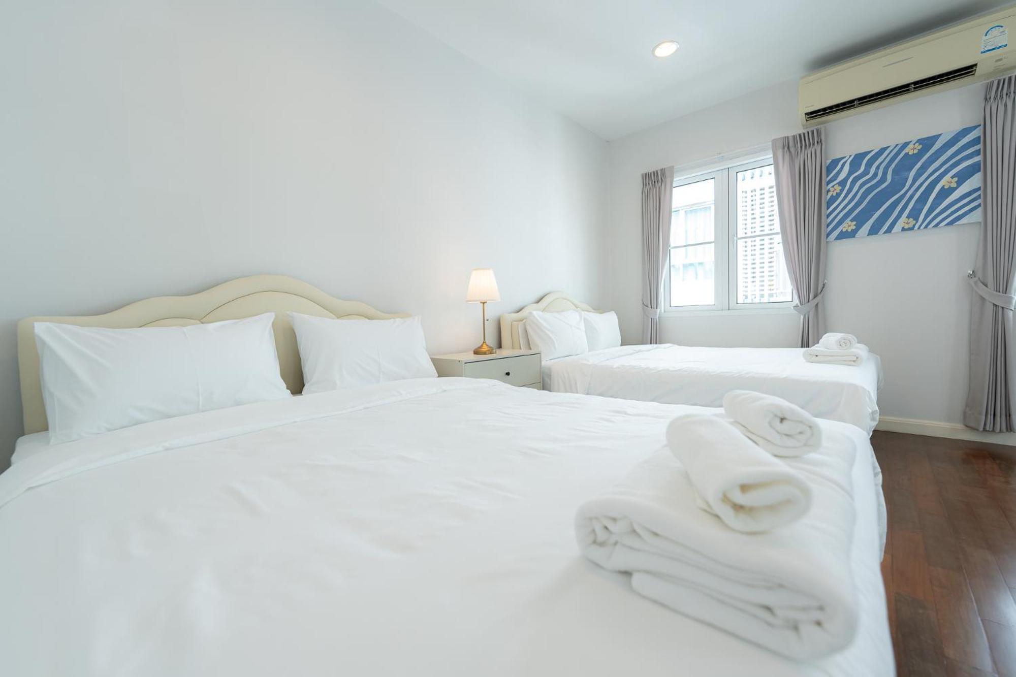 3 Bedroom Spacious In Downtown Near Mrt Bts Asok Station Holiday home Bangkok