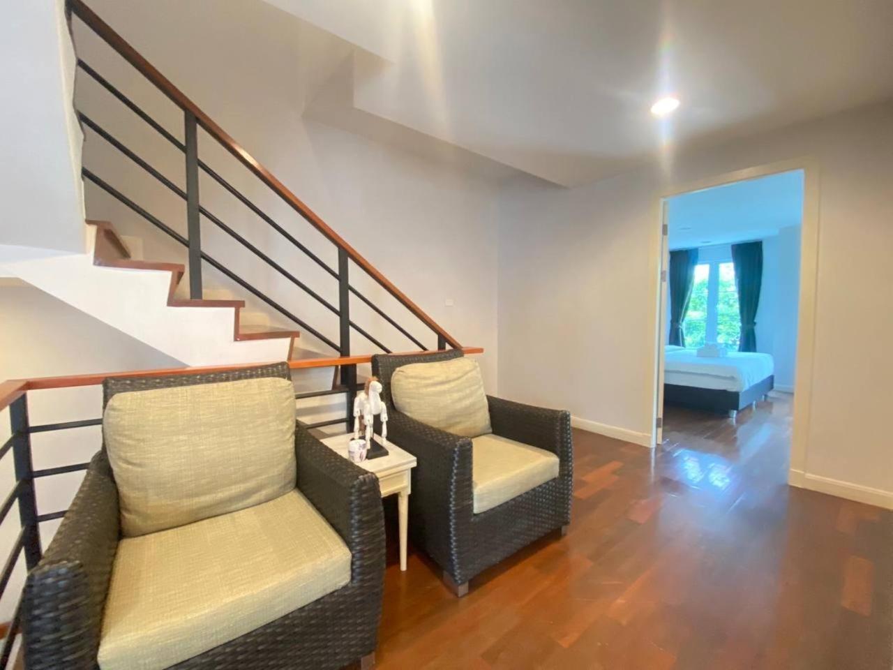 Holiday home 3 Bedroom Spacious In Downtown Near Mrt Bts Asok Station Bangkok