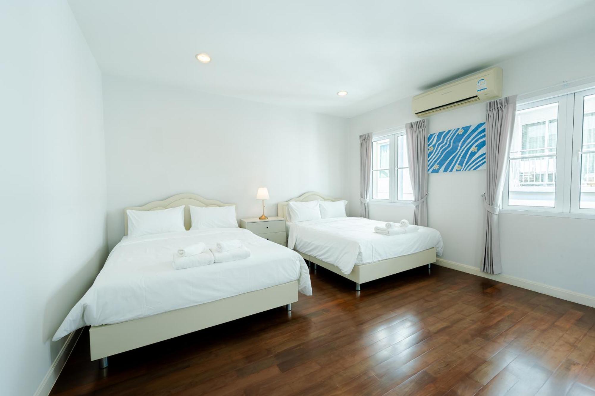 3 Bedroom Spacious In Downtown Near Mrt Bts Asok Station *