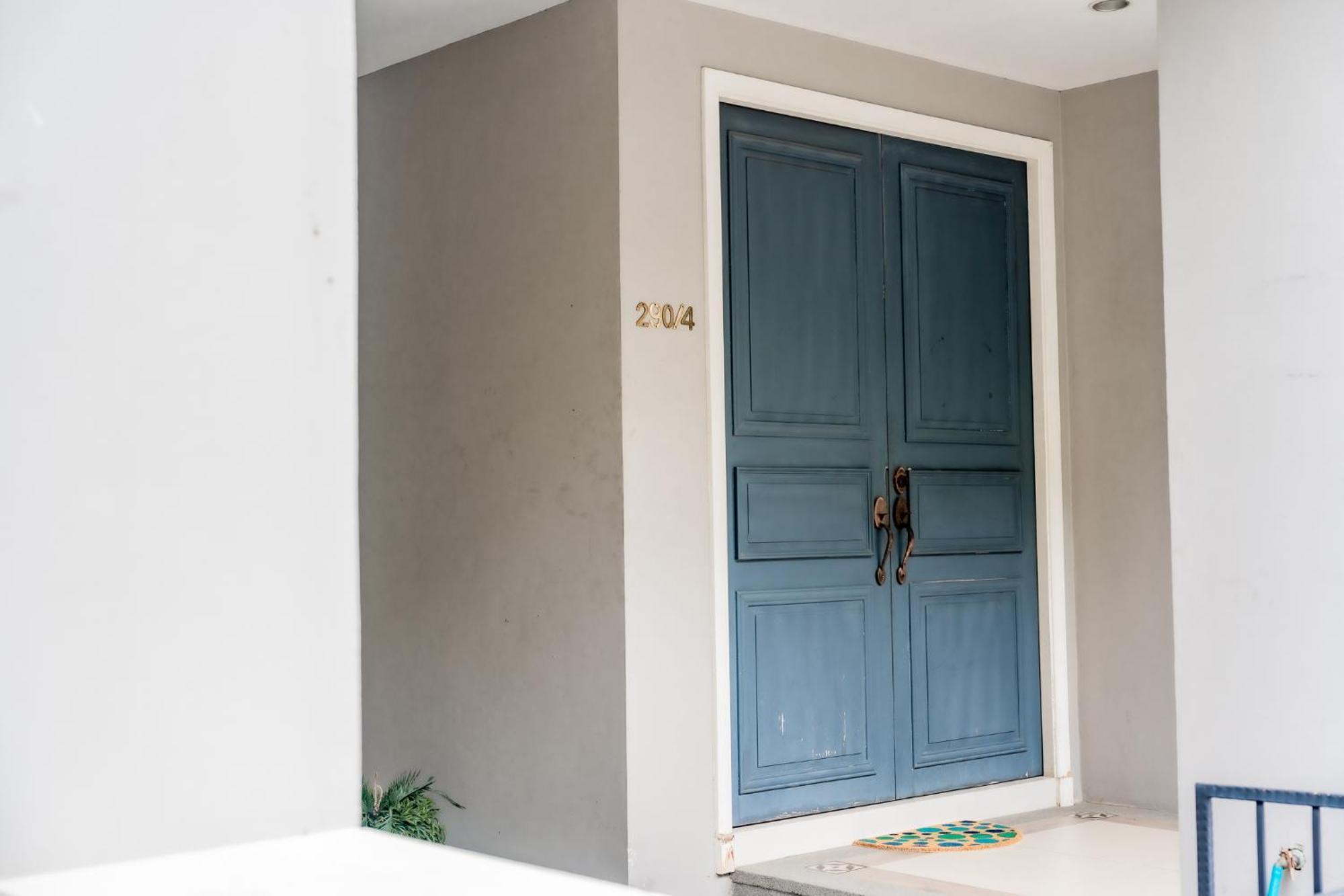 3 Bedroom Spacious In Downtown Near Mrt Bts Asok Station * Bangkok