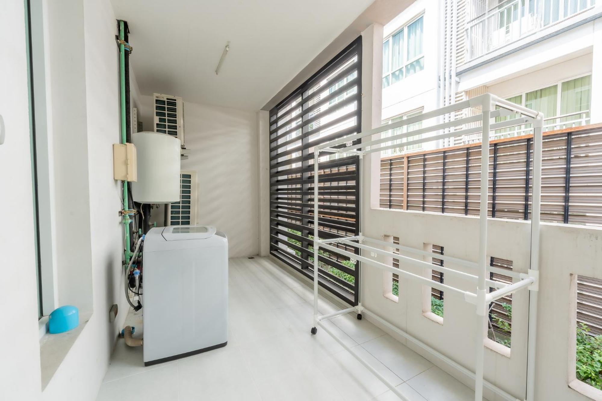 3 Bedroom Spacious In Downtown Near Mrt Bts Asok Station
