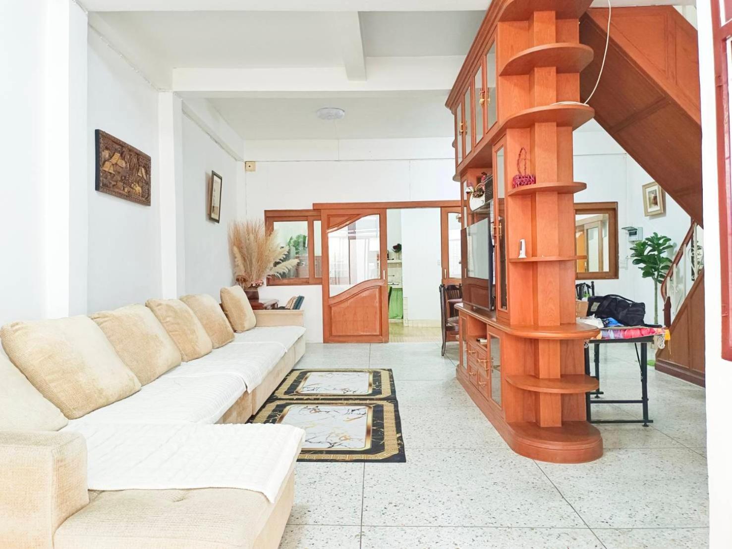 Entire House For 16 People - Walking Distance From Bts Onnut Bangkok