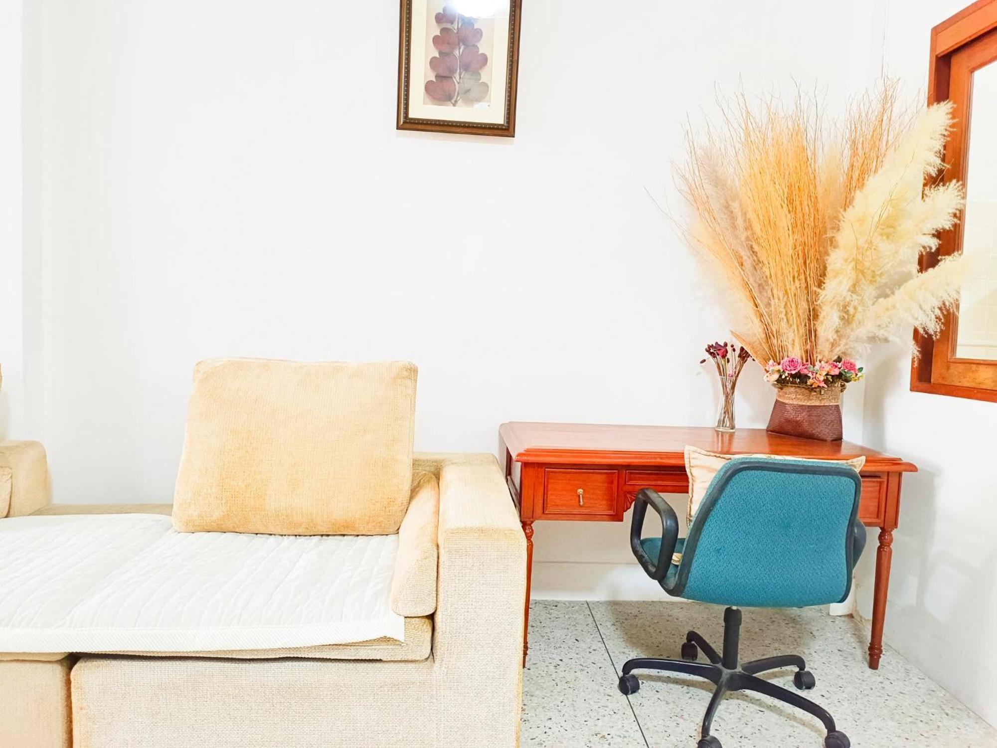 Entire House For 16 People - Walking Distance From Bts Onnut Bangkok