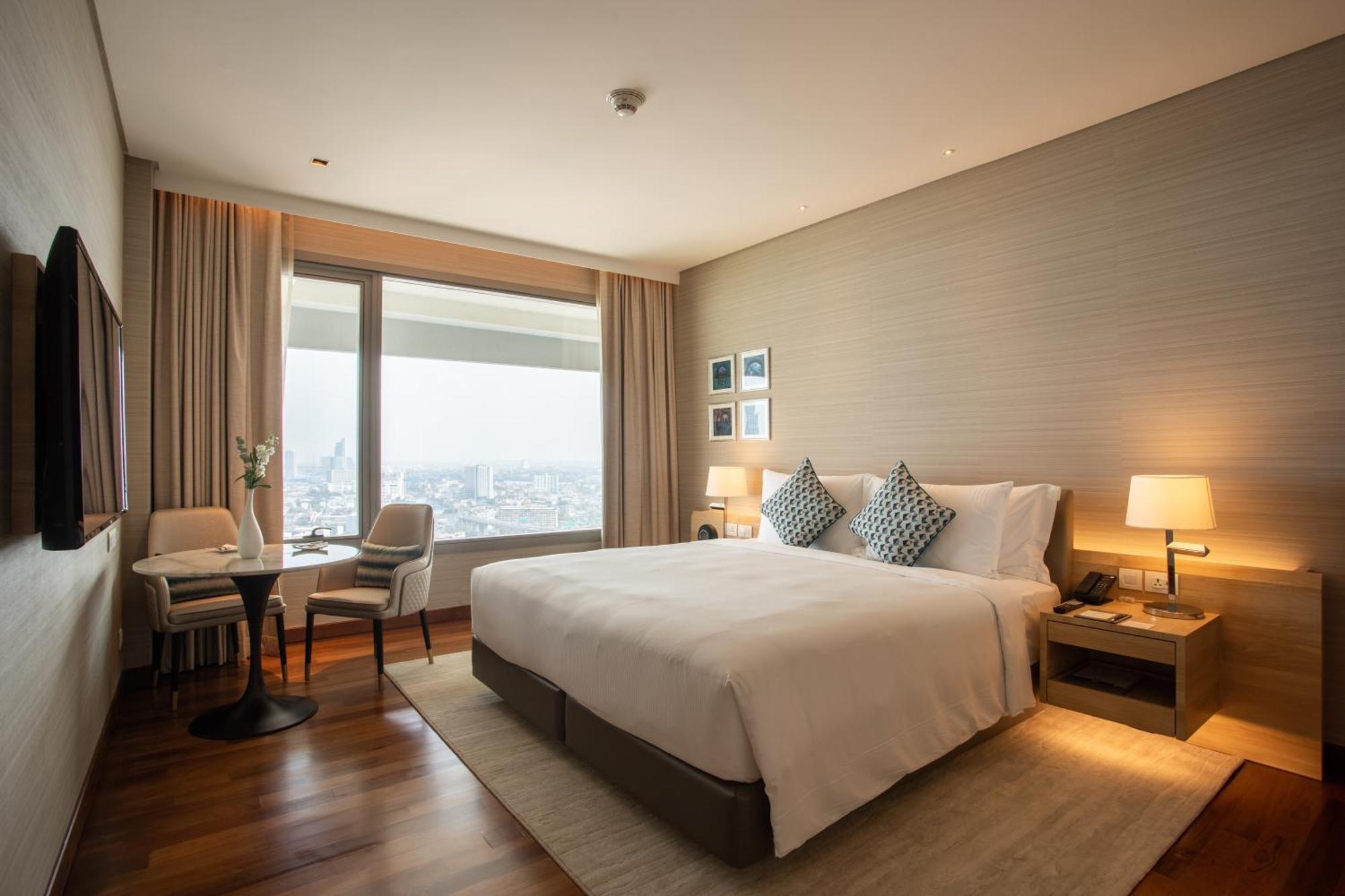 Hotel Avani Riverside