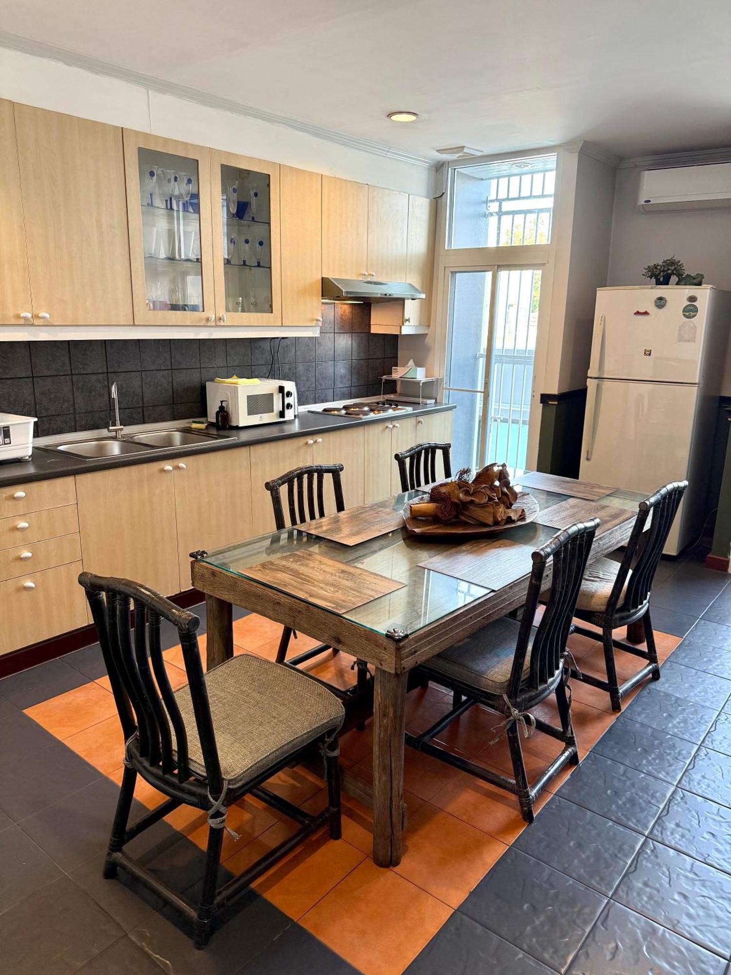 Pangsapuri Samsen Spacious 2br Contemporary Thai Style Bangkok