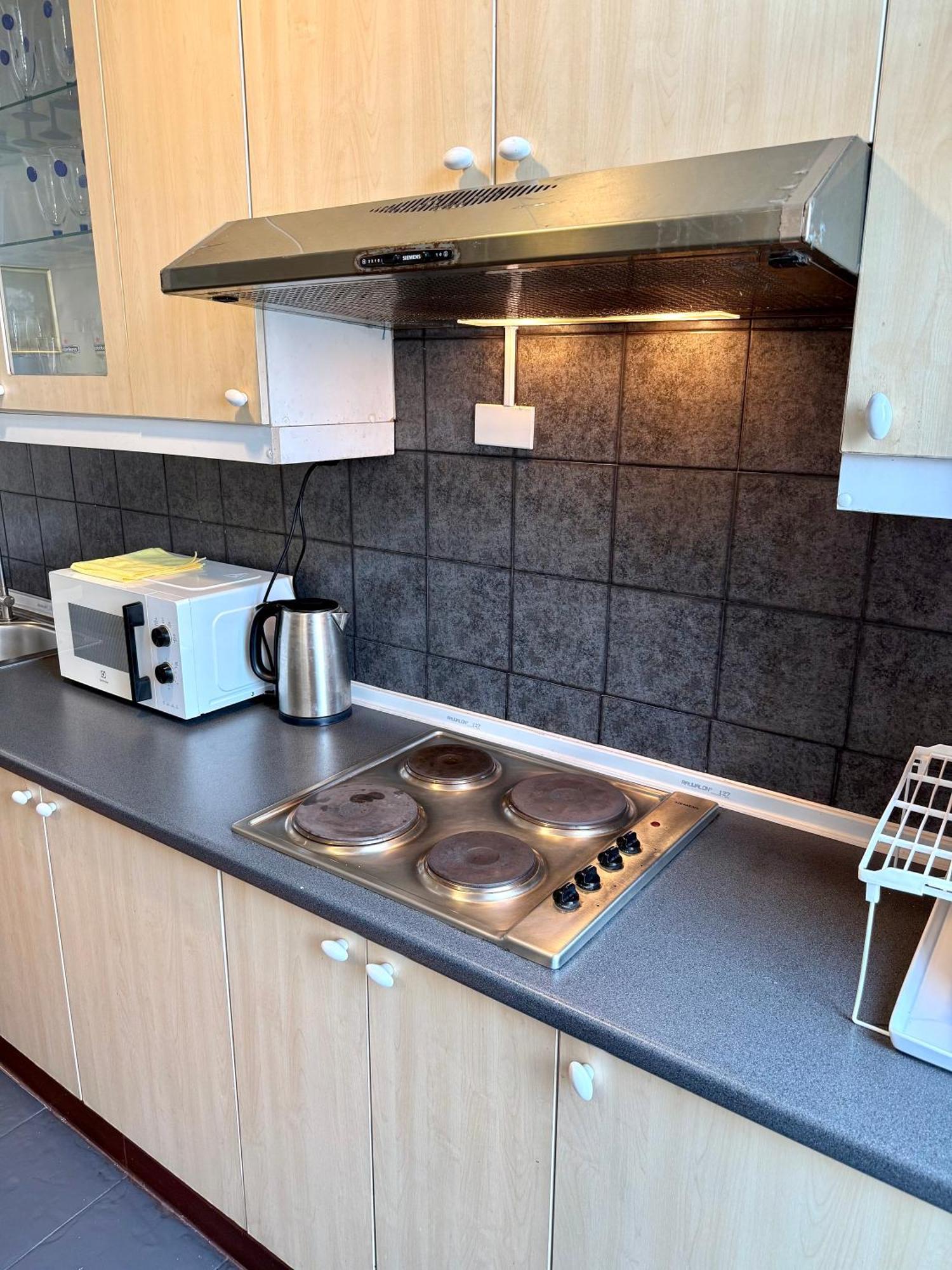 Samsen Spacious 2br Contemporary Thai Style