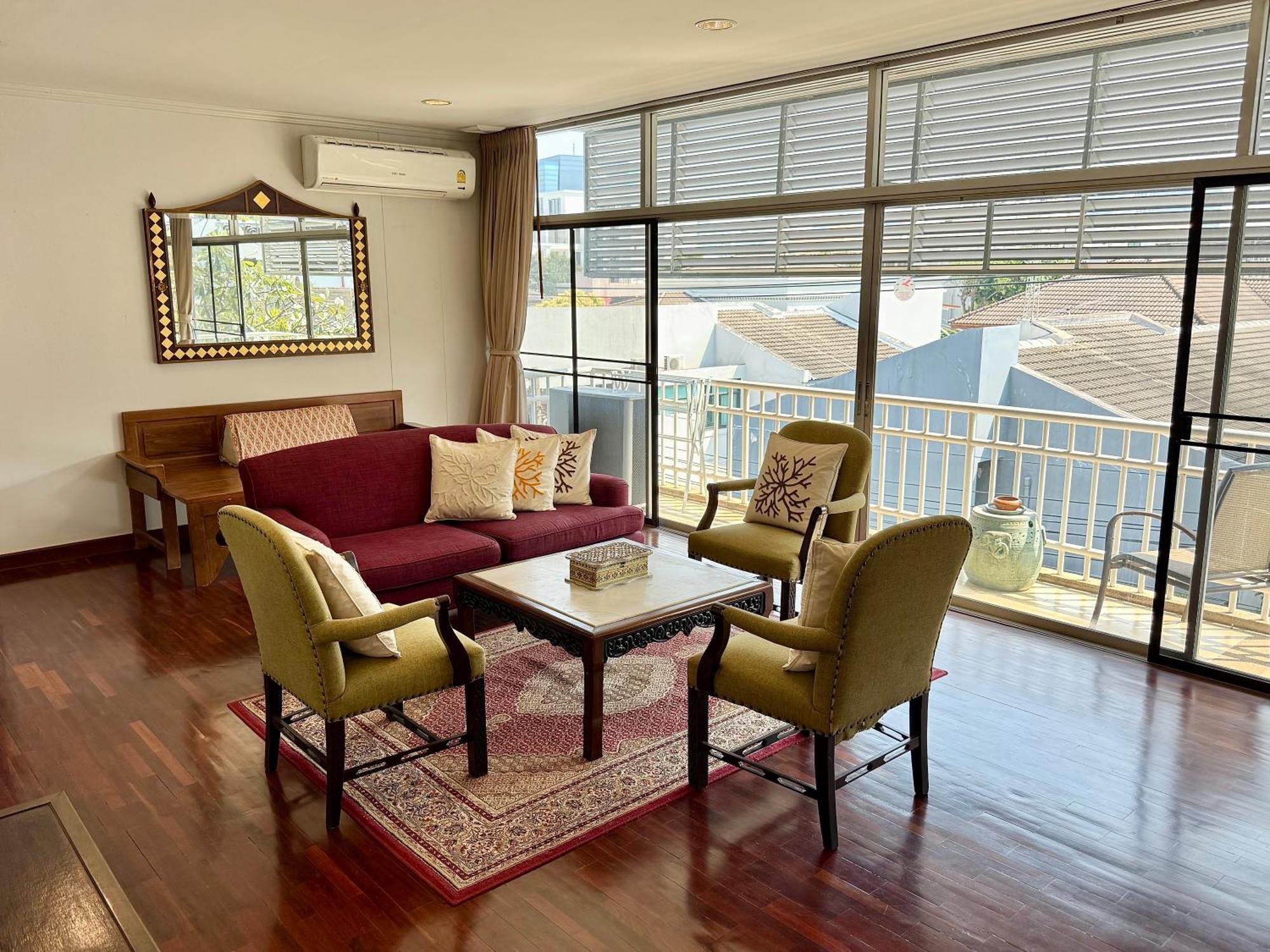 Pangsapuri Samsen Spacious 2br Contemporary Thai Style