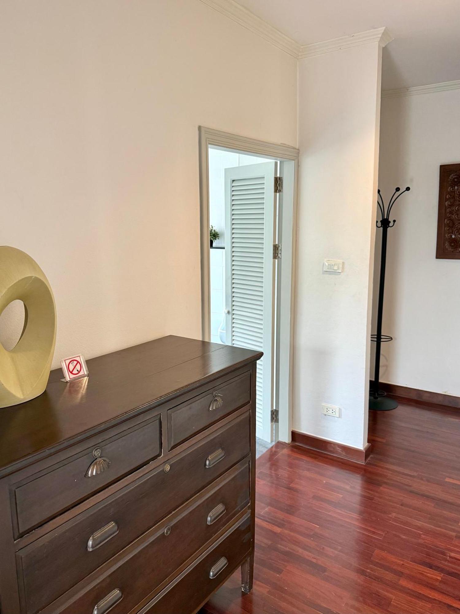 Samsen Spacious 2br Contemporary Thai Style * Bangkok