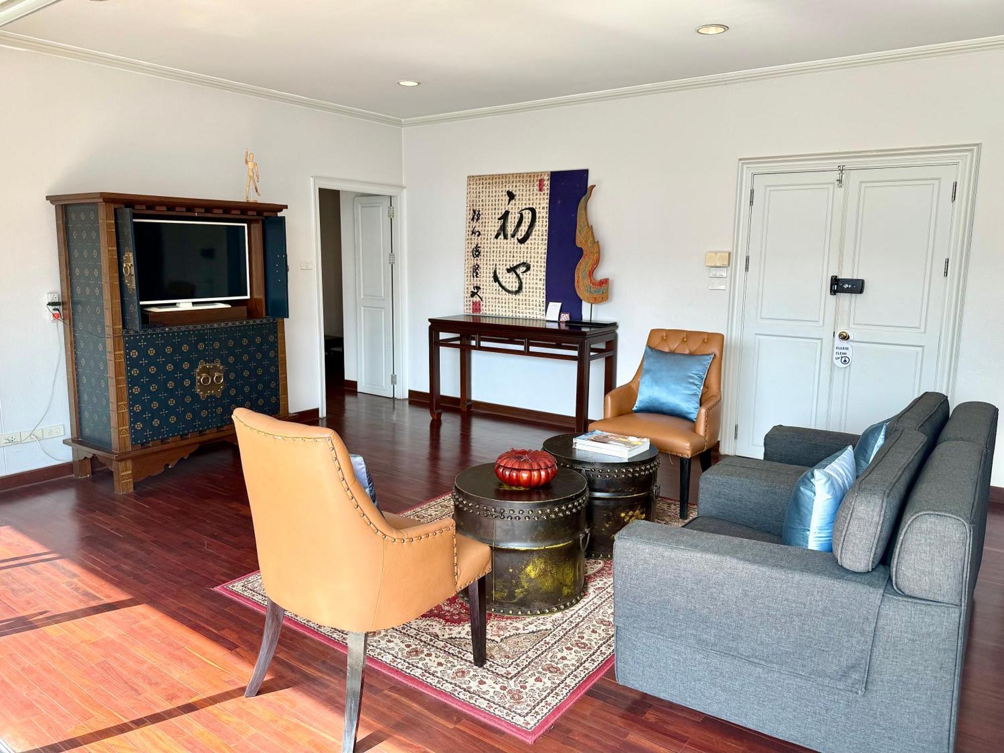 Samsen Spacious 2br Contemporary Thai Style Pangsapuri *