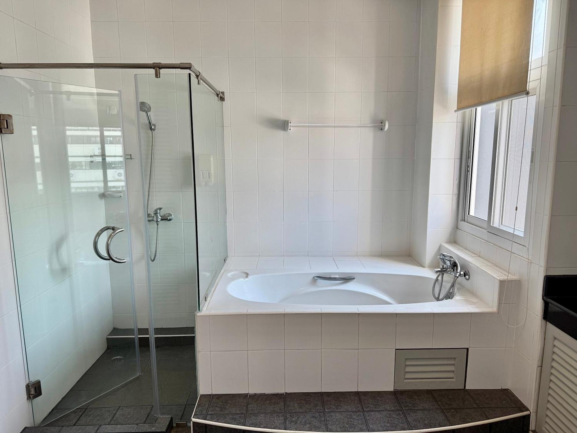 Pangsapuri Samsen Spacious 2br Contemporary Thai Style