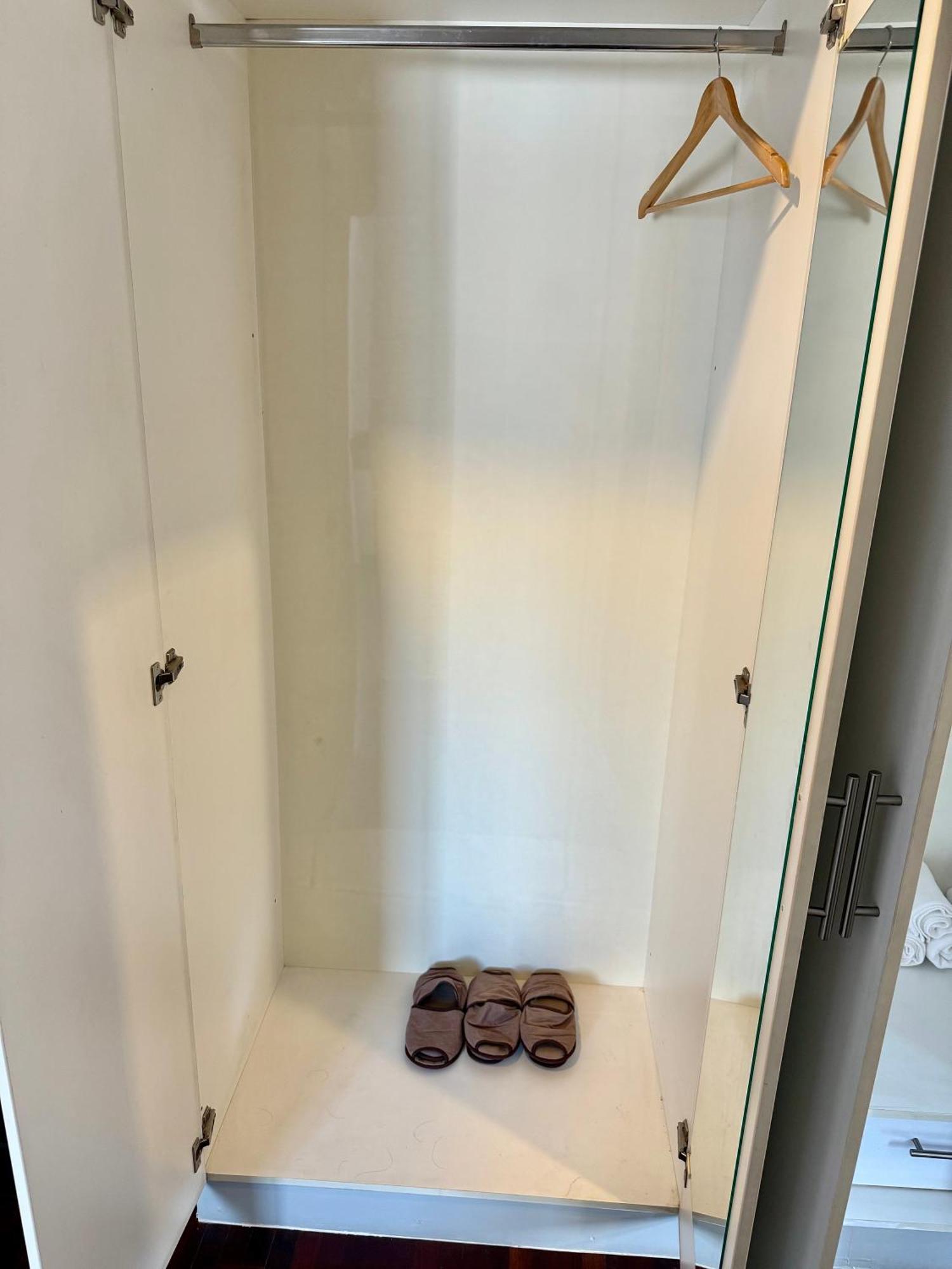Samsen Spacious 2br Contemporary Thai Style Bangkok