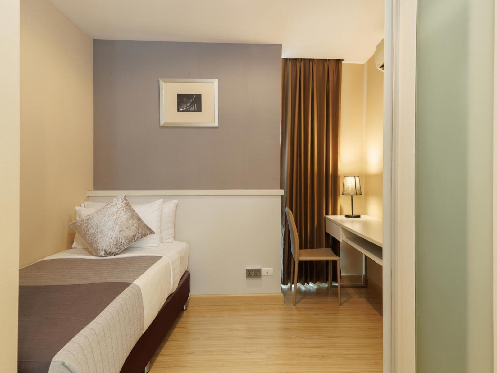 Estella Ekkamai Hotel