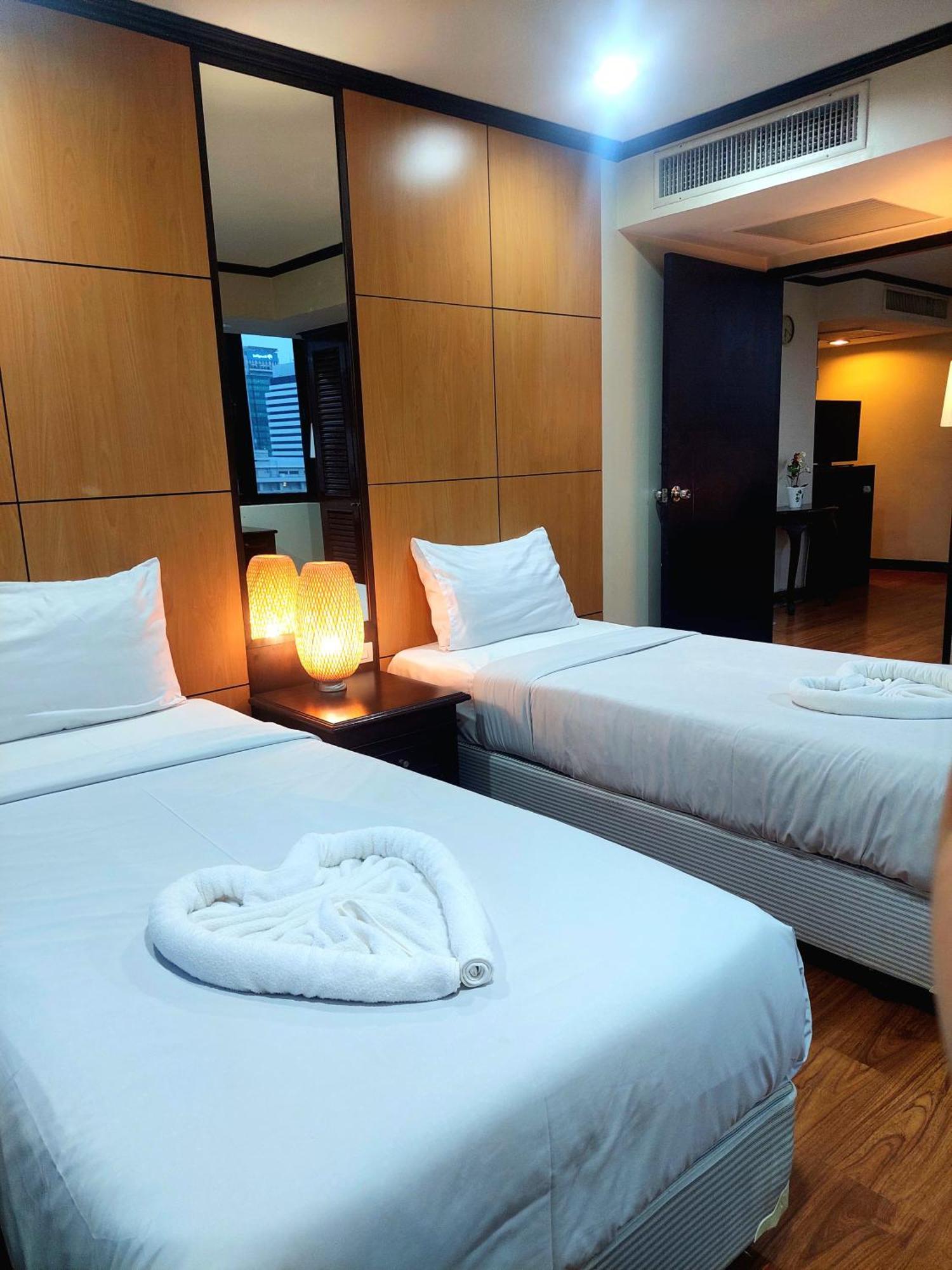 Hotel Omni Tower Sukhumvit Nana Direct
