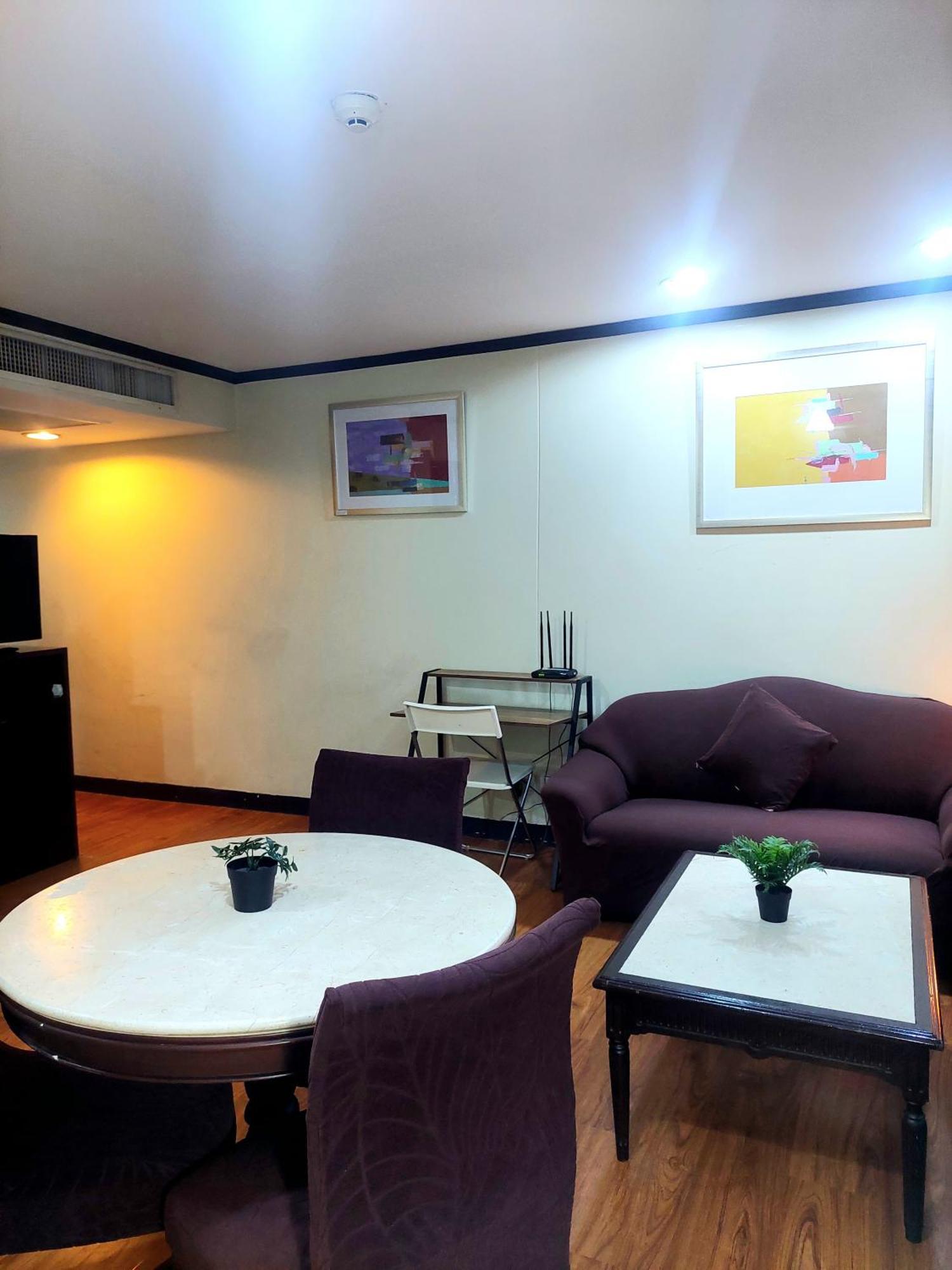 Omni Tower Sukhumvit Nana Direct Hotel