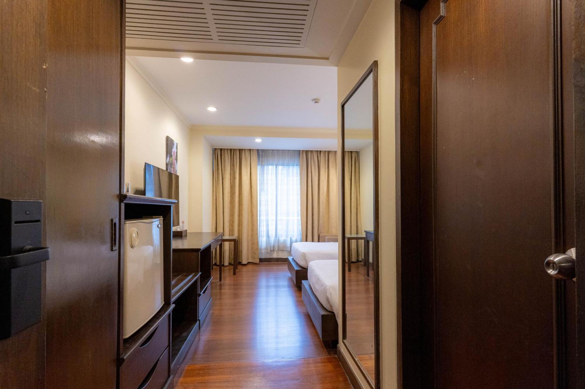 Journeyhub Sukhumvit 26, - Formerly St 4* Bangkok