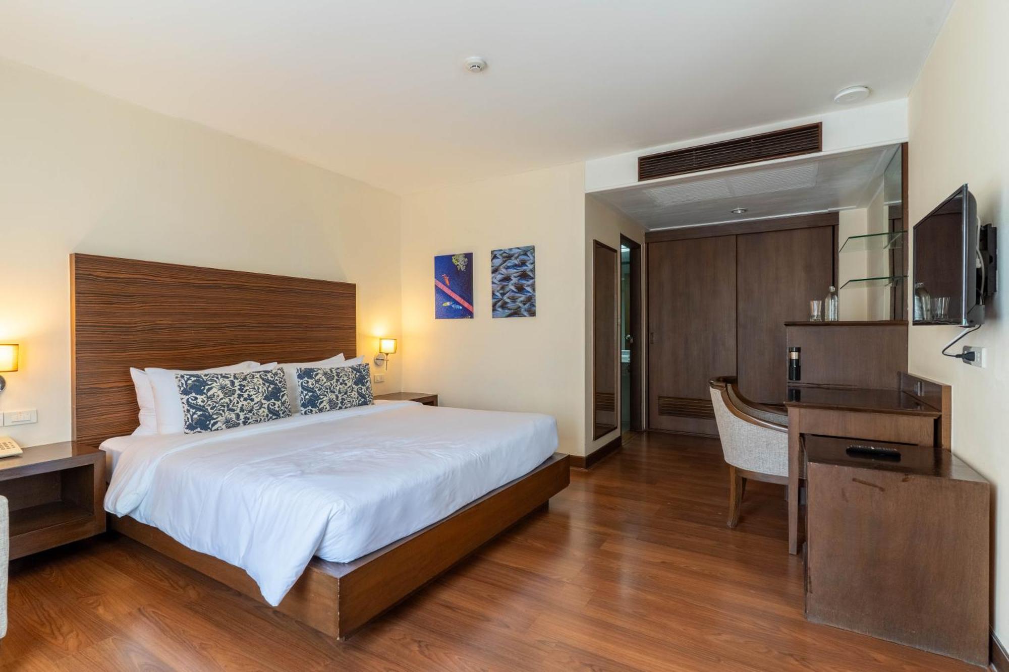 Journeyhub Sukhumvit 26, - Formerly St Hotel