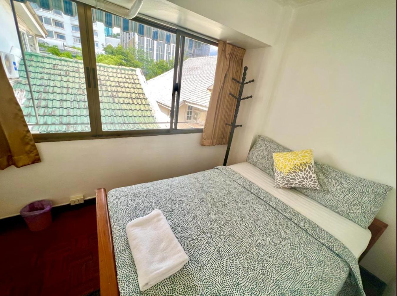 Reehouse@soi Cowboy/asoke Bts *