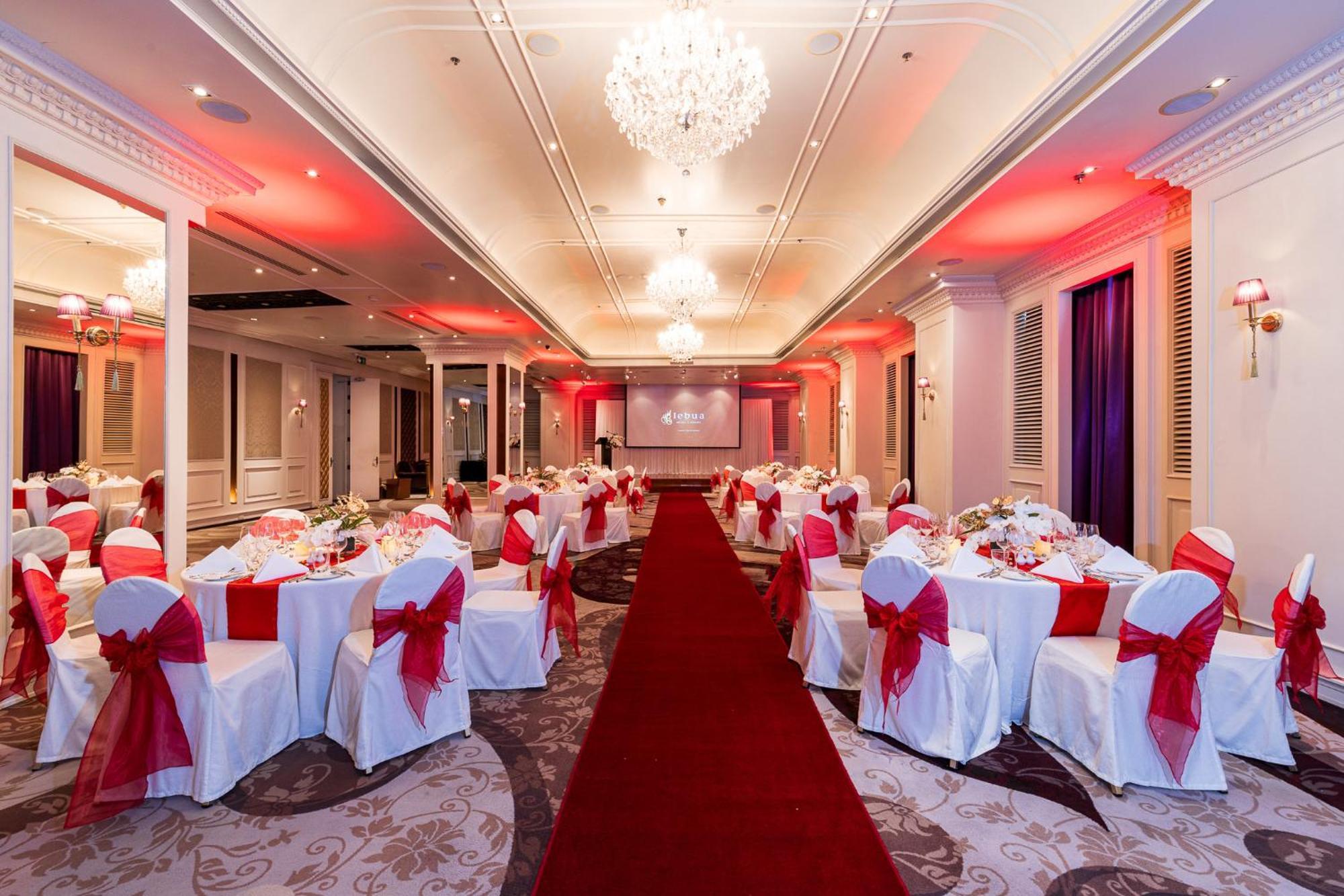Lebua At State Tower Hotel