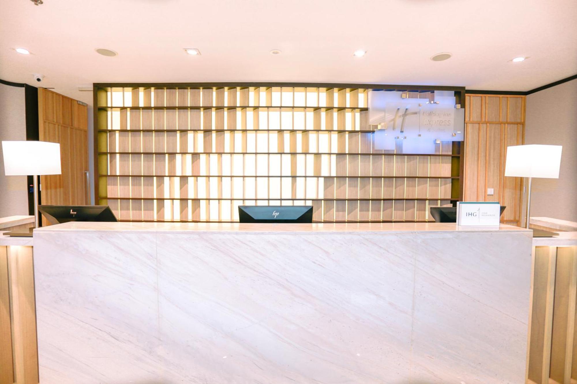 Express & Pier By Ihg Bangkok