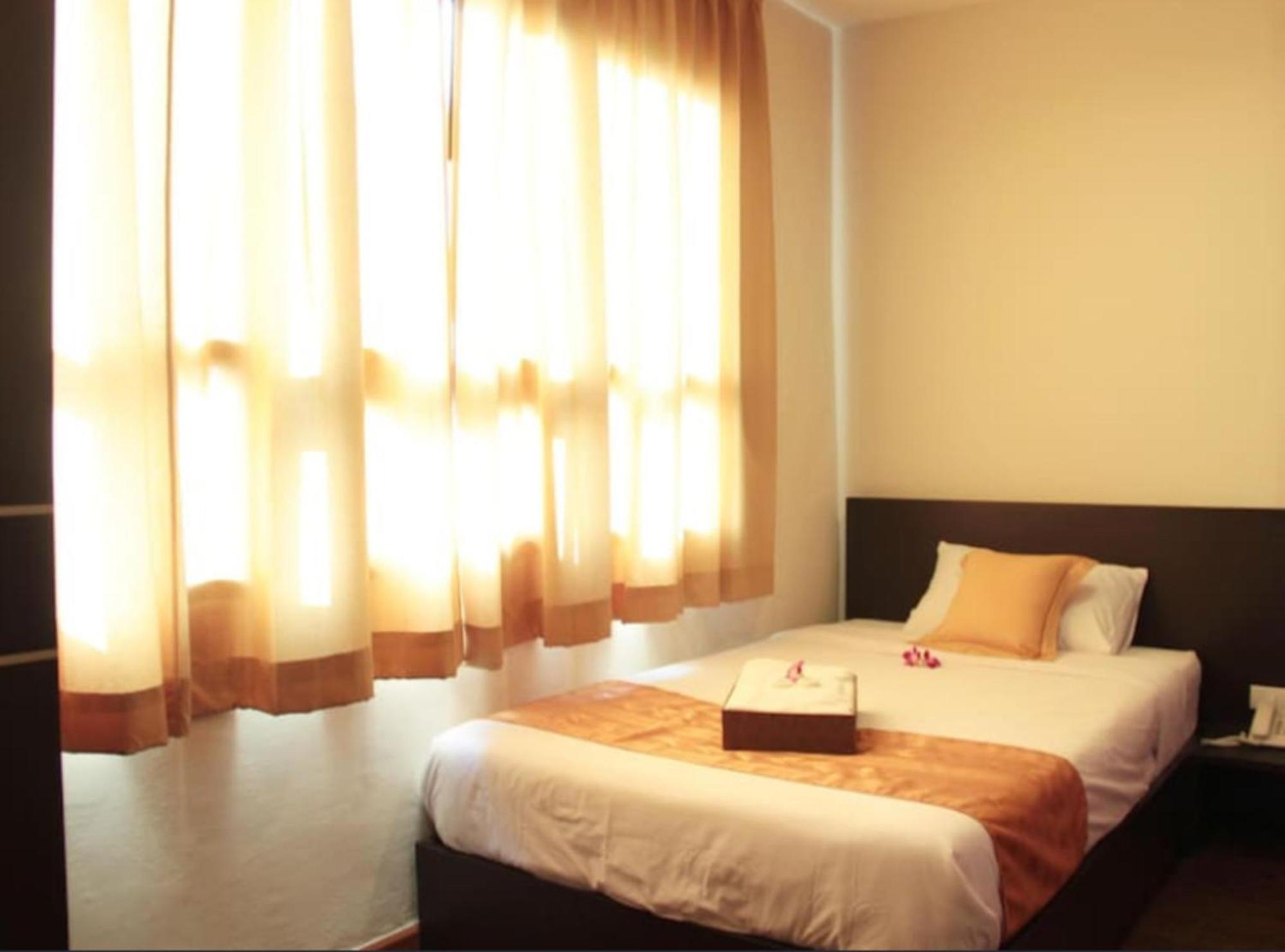 Collection O Khaosan Park Hotel