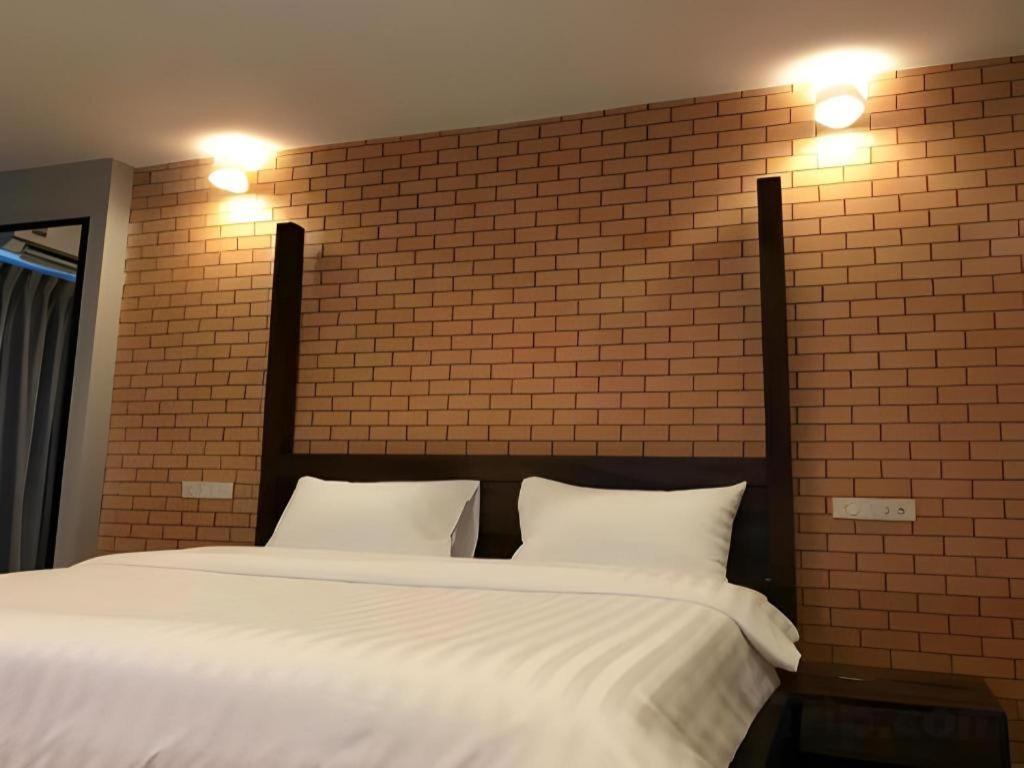 Letana Samuprakarn Hotel 3*
