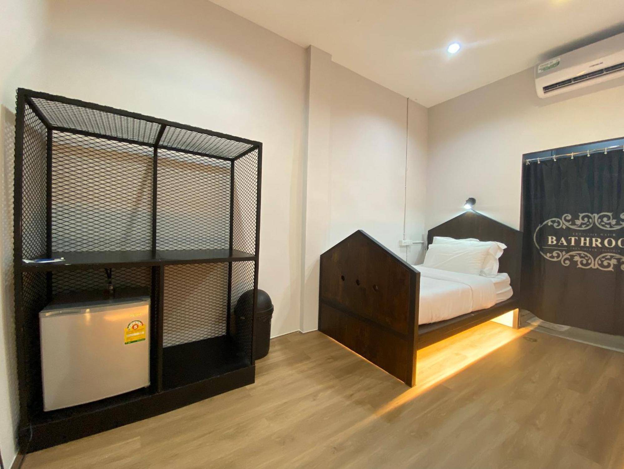 Albergue Castle Black Banguecoque