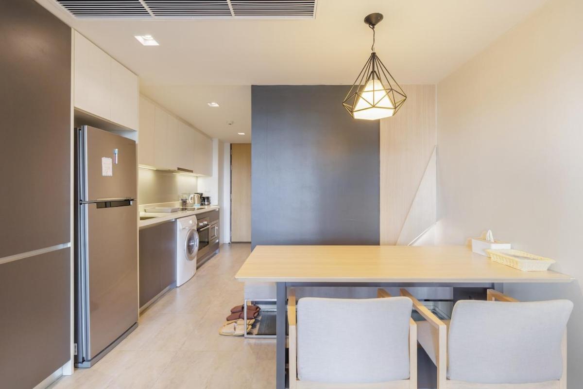 Apartment 2 Bedrooms, Downtown Bkk, Btsasok, Sukhumvit Bangkok