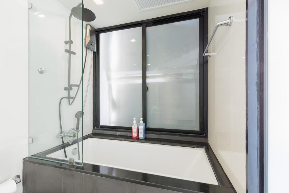 2 Bedrooms, Downtown Bkk, Btsasok, Sukhumvit Apartment