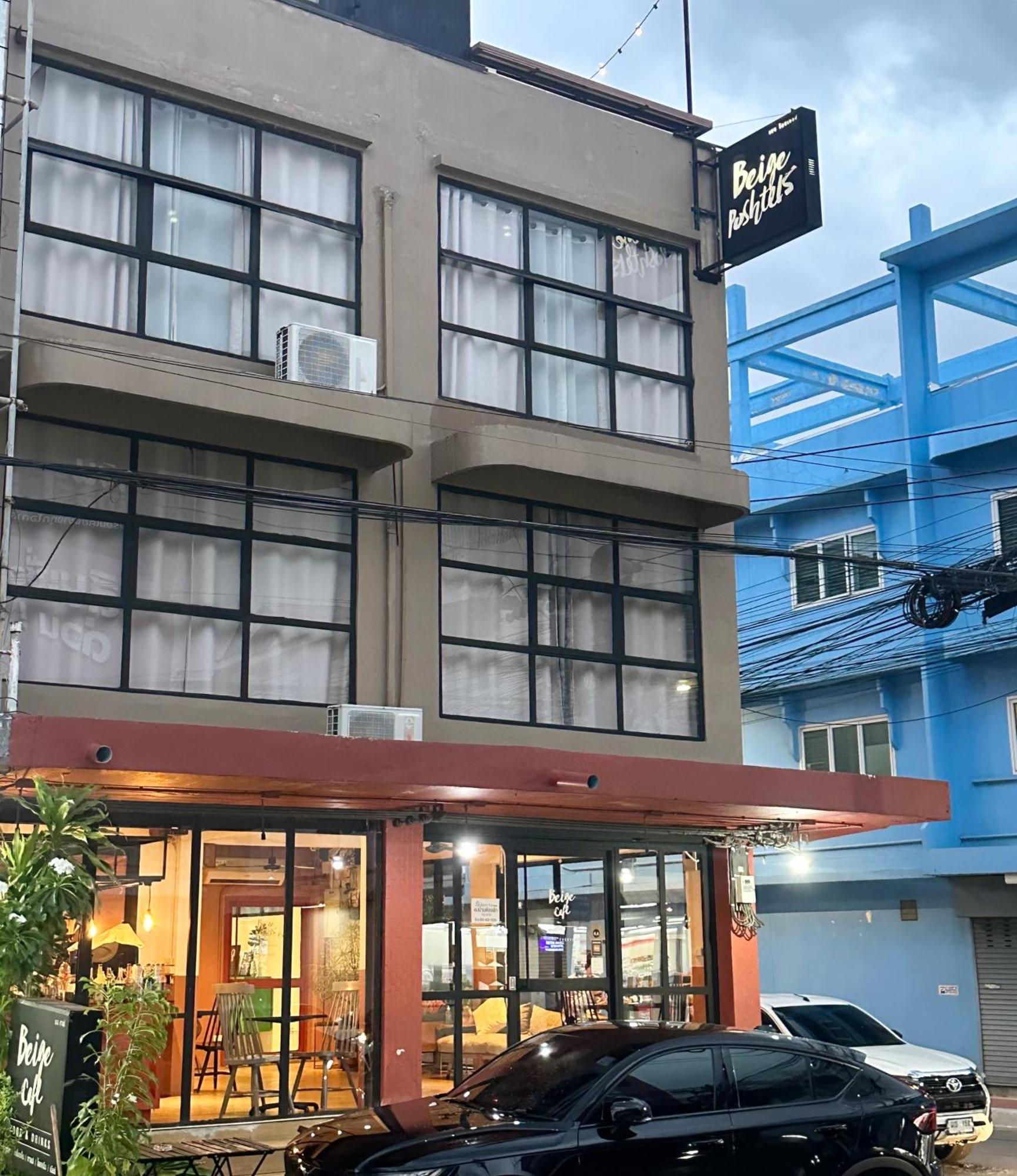 Beige Poshtels + Netflix Asrama