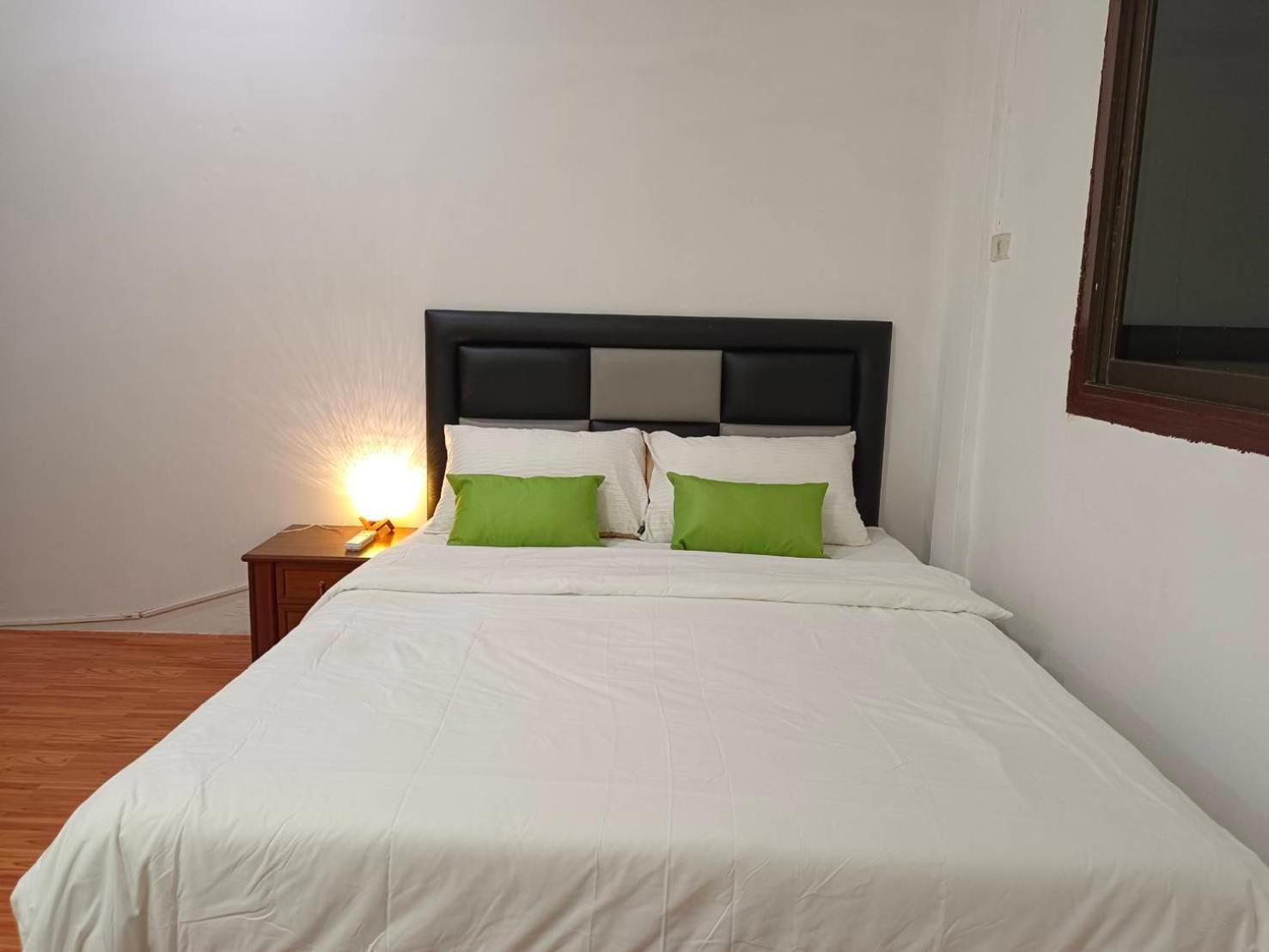 Entire House For 16 People - Walking Distance From Bts Onnut Bangkok