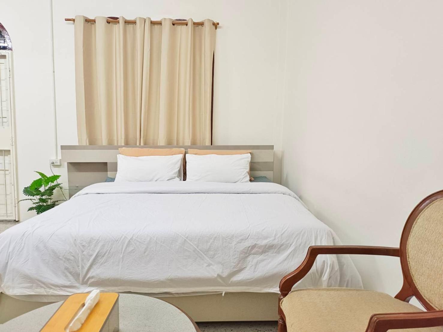 Entire House For 16 People - Walking Distance From Bts Onnut Bangkok