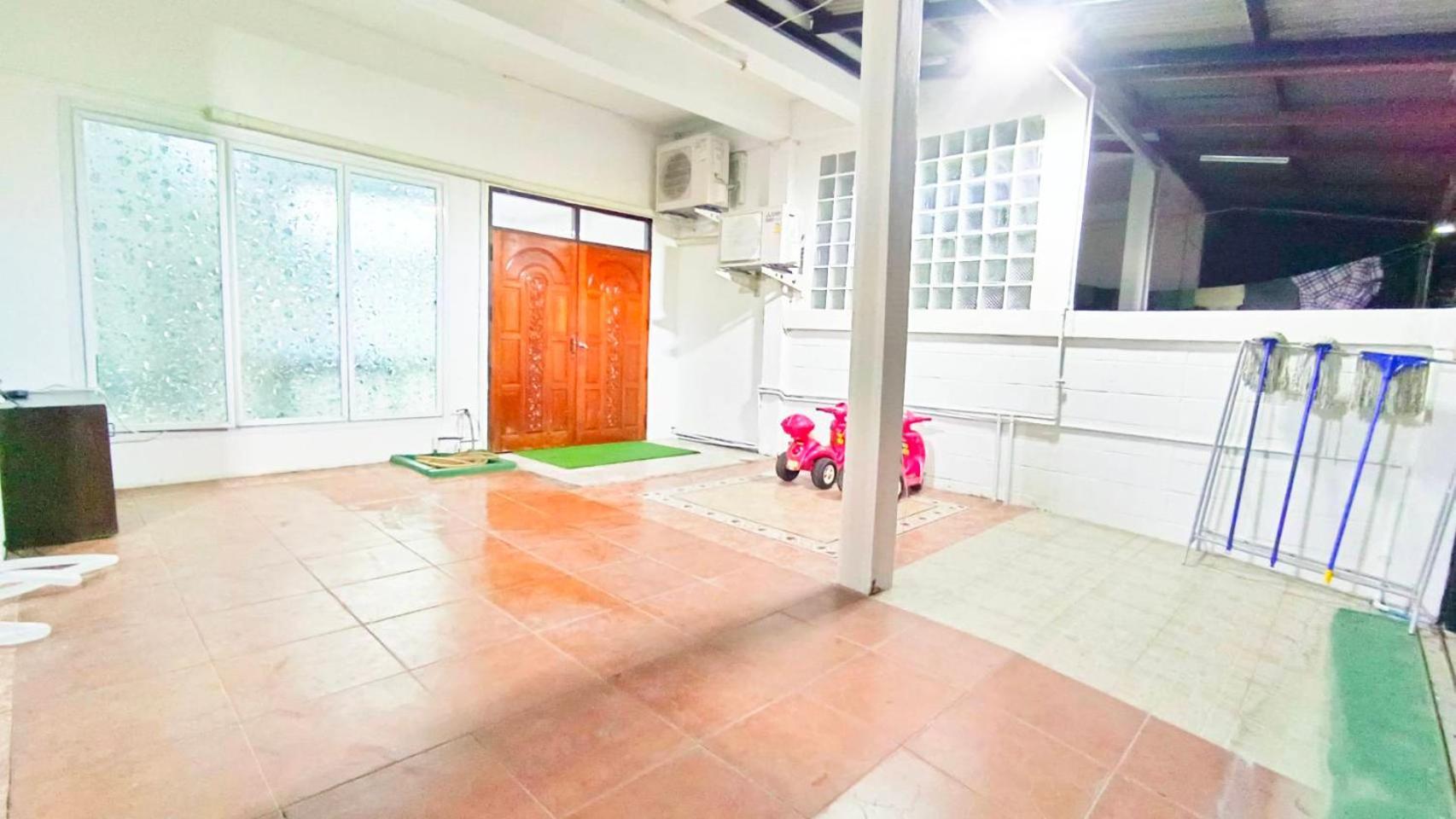 Entire House For 16 People - Walking Distance From Bts Onnut Holiday home *