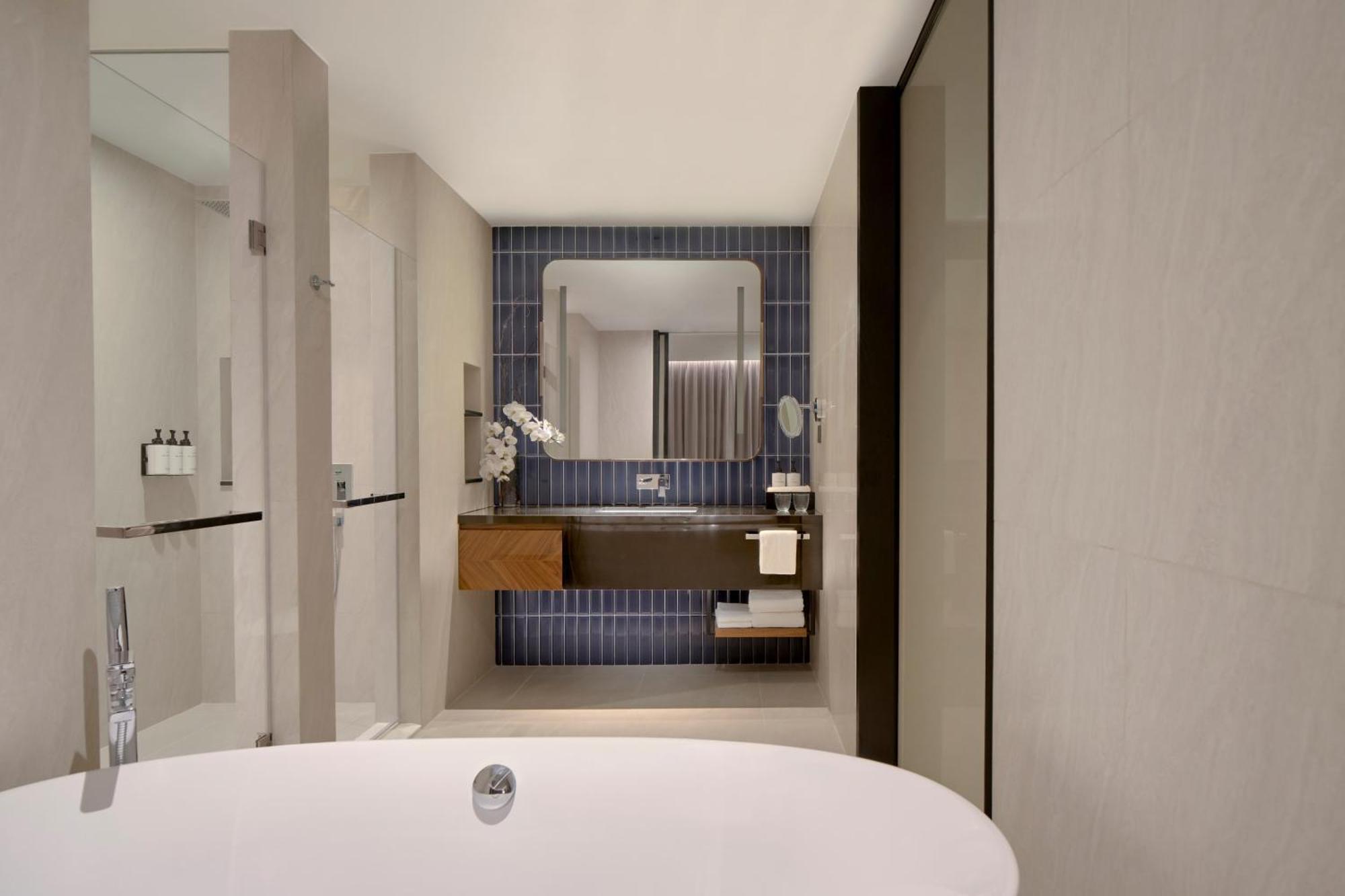 Hotel Intercontinental Sukhumvit By Ihg Bangkok