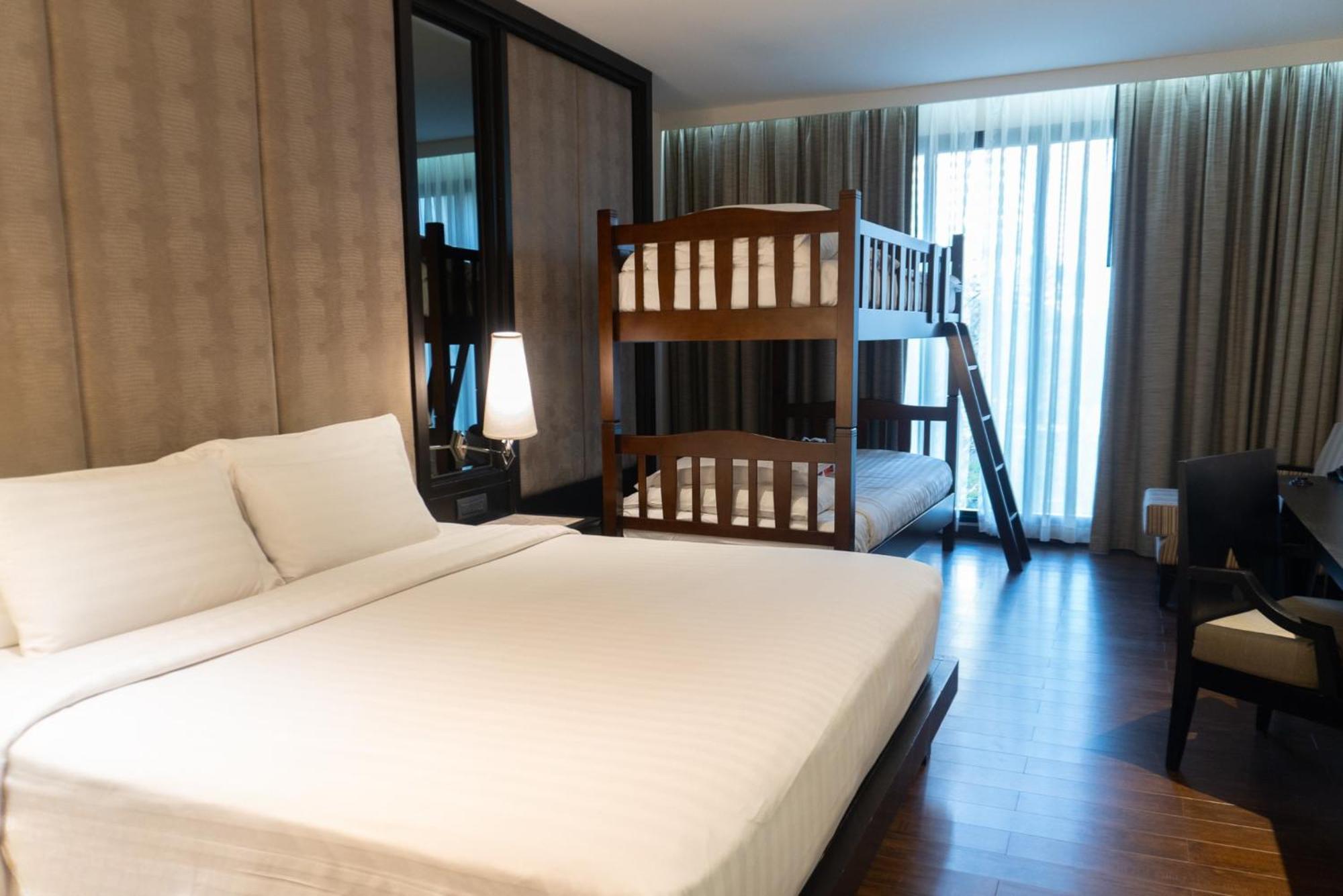 Moevenpick Sukhumvit 15 Hotel 5*
