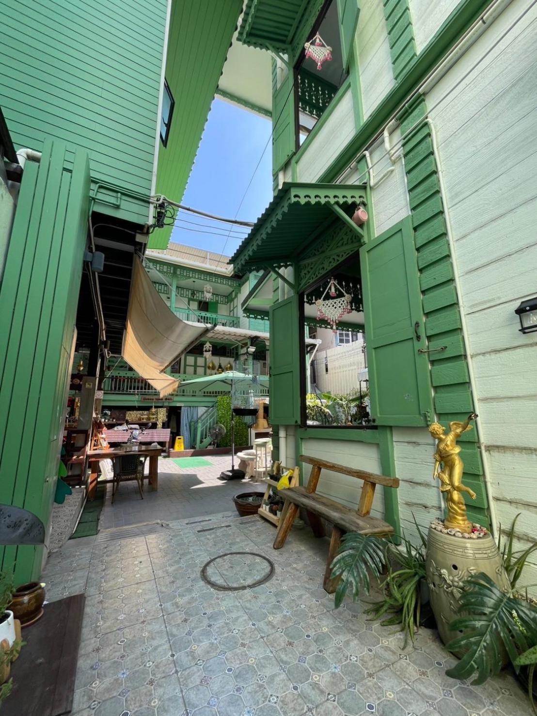 Guest house Teak House